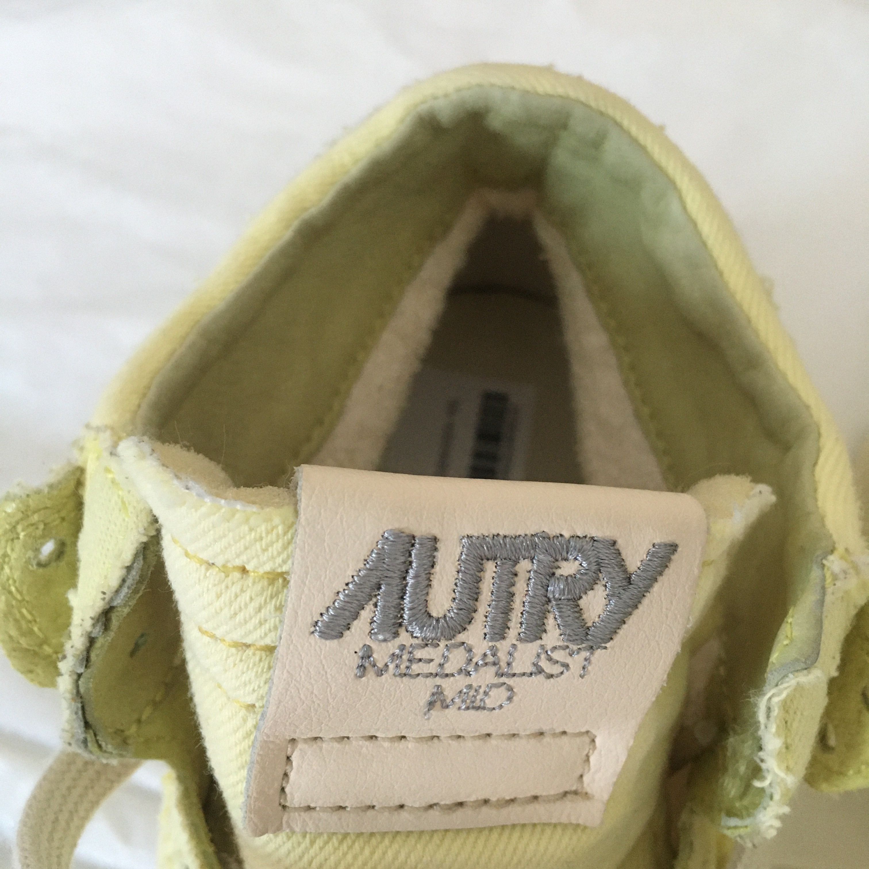 AUTRY MEDALIST MID SNEAKERS IN DENIM UNISEX Size US 9 / EU 42 - 2 Thumbnail