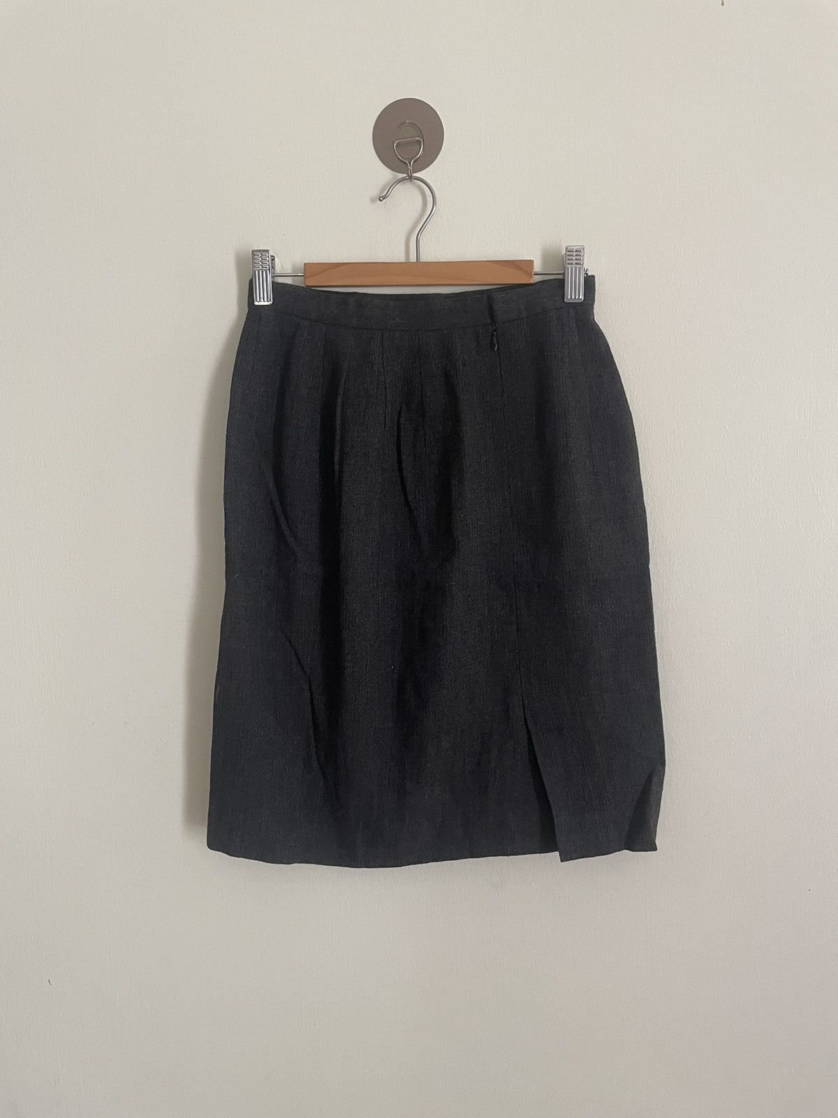 Karl Lagerfeld Karl Lagerfeld plain skirts Size 25" / US 0 / IT 36 - 2 Thumbnail