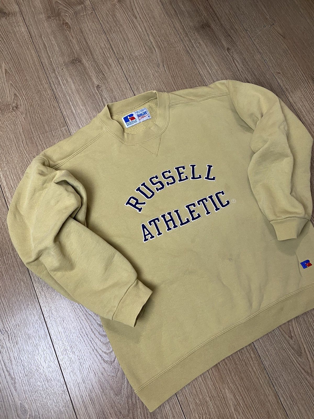 Russell Athletic × Vintage Vintage Russell Athletic Beige Colour Big Logo Size US S / EU 44-46 / 1 - 3 Thumbnail