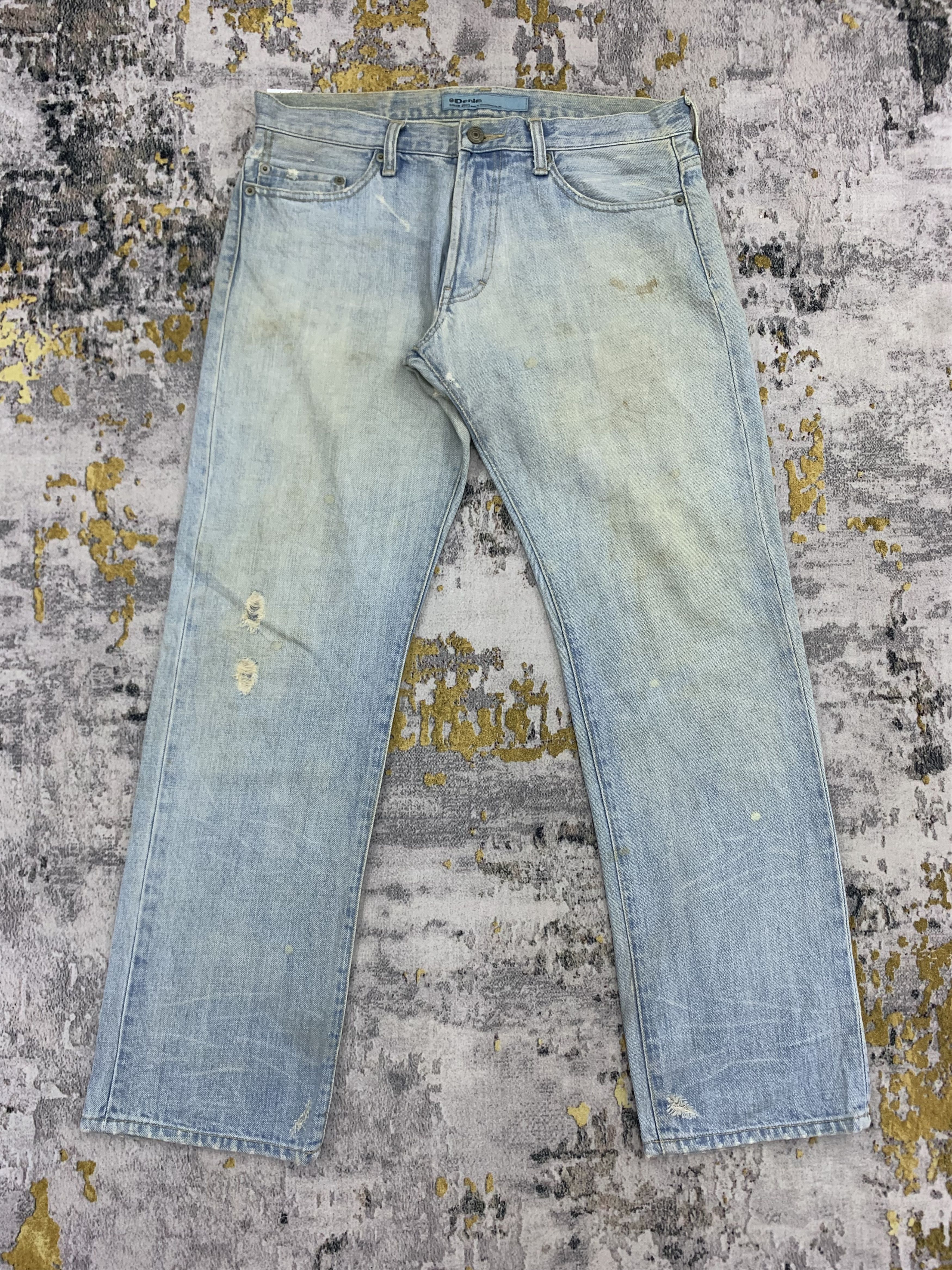 Japanese Brand Vintage Light Blue Denim Jeans 34x31 Distressed Dirty Faded Size US 34 / EU 50 - 1 Thumbnail