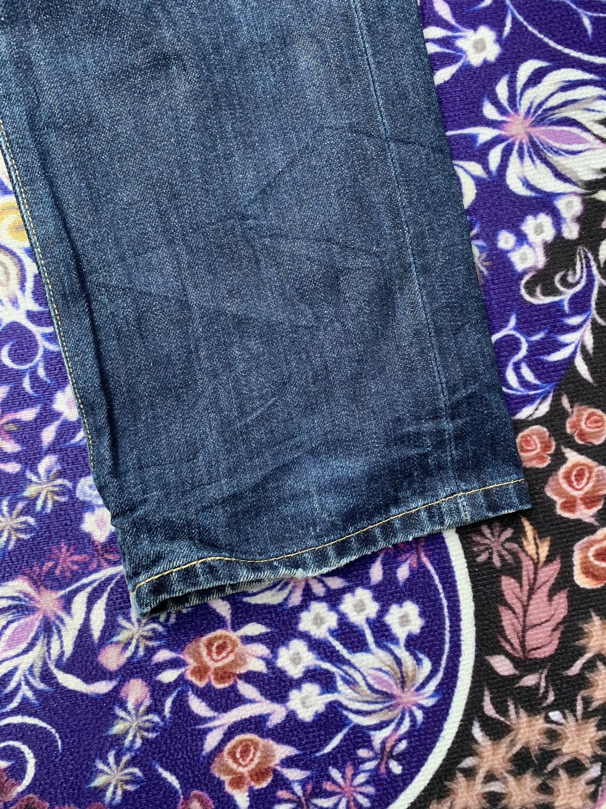 Uniqlo Uniqlo Jeans Size US 34 / EU 50 - 2 Thumbnail