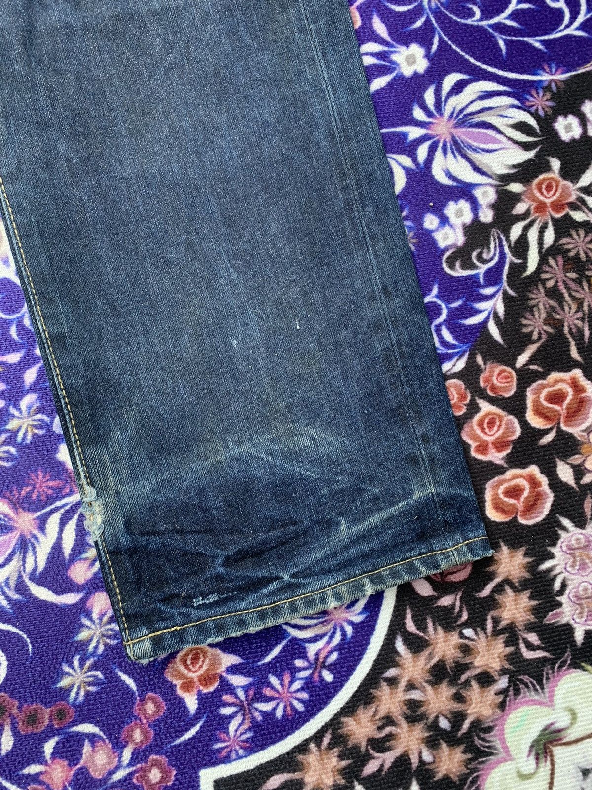 Uniqlo Uniqlo Faded Distresed Denim Size US 37 - 2 Thumbnail