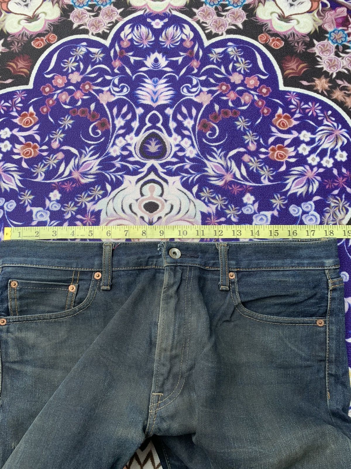 Uniqlo Uniqlo Faded Distresed Denim Size US 37 - 14 Thumbnail