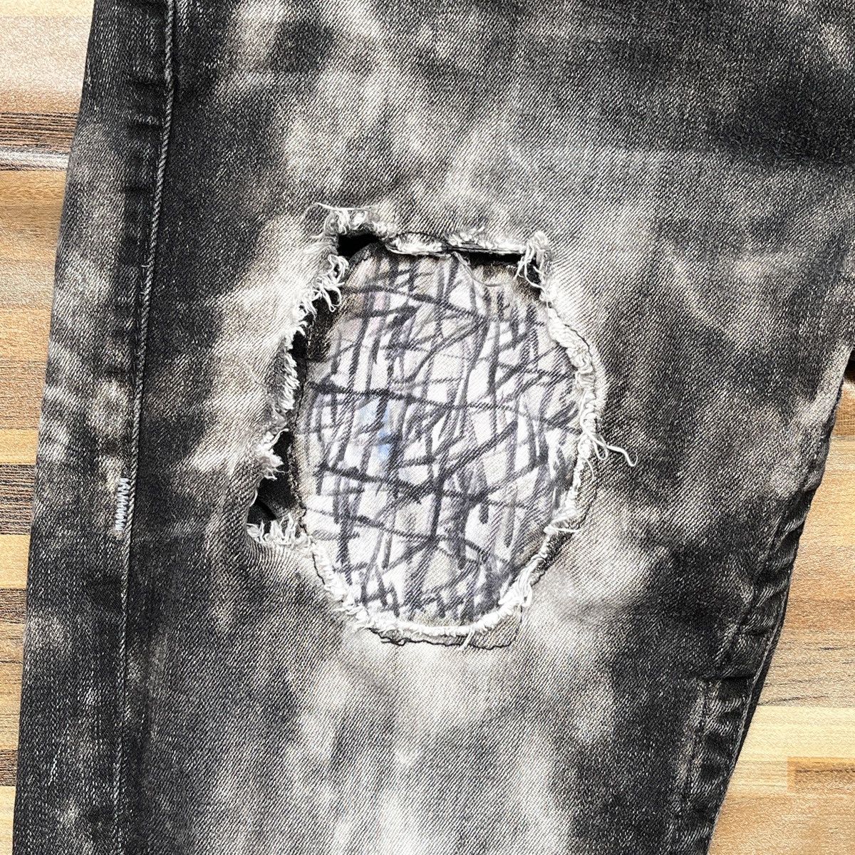 True Religion × Vintage Seditionaries True Religion Ripped Denim Acid Wash Straight Size US 31 - 12 Thumbnail