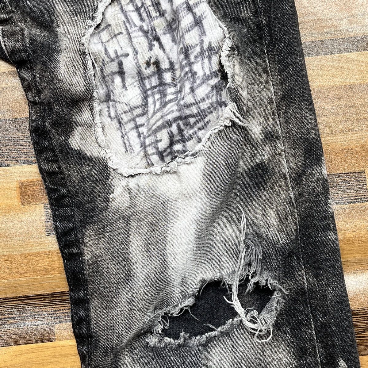 True Religion × Vintage Seditionaries True Religion Ripped Denim Acid Wash Straight Size US 31 - 13 Thumbnail