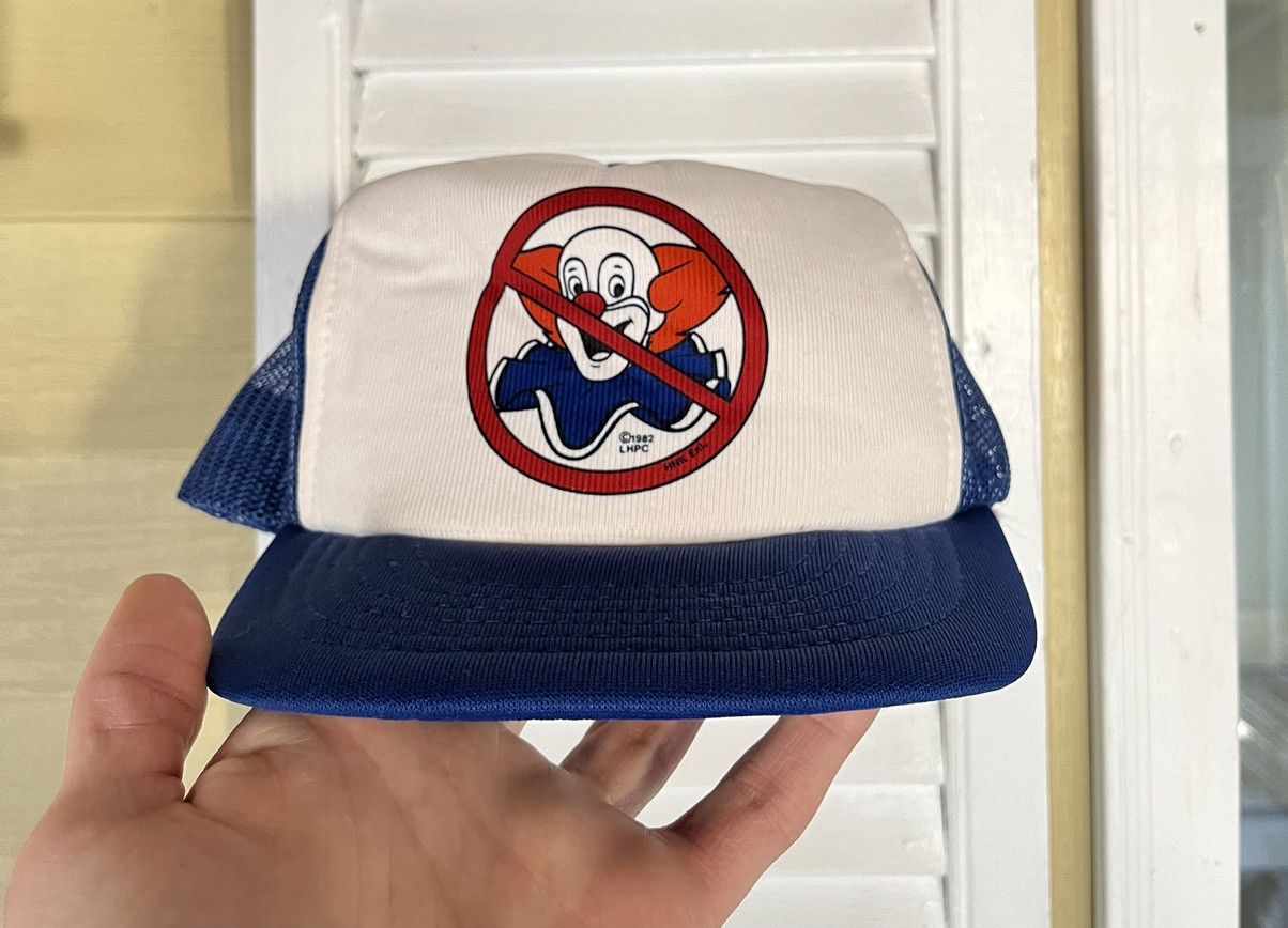 Vintage Vintage No Clowns Novelty Trucker SnapBack Hat Size ONE SIZE - 1 Thumbnail