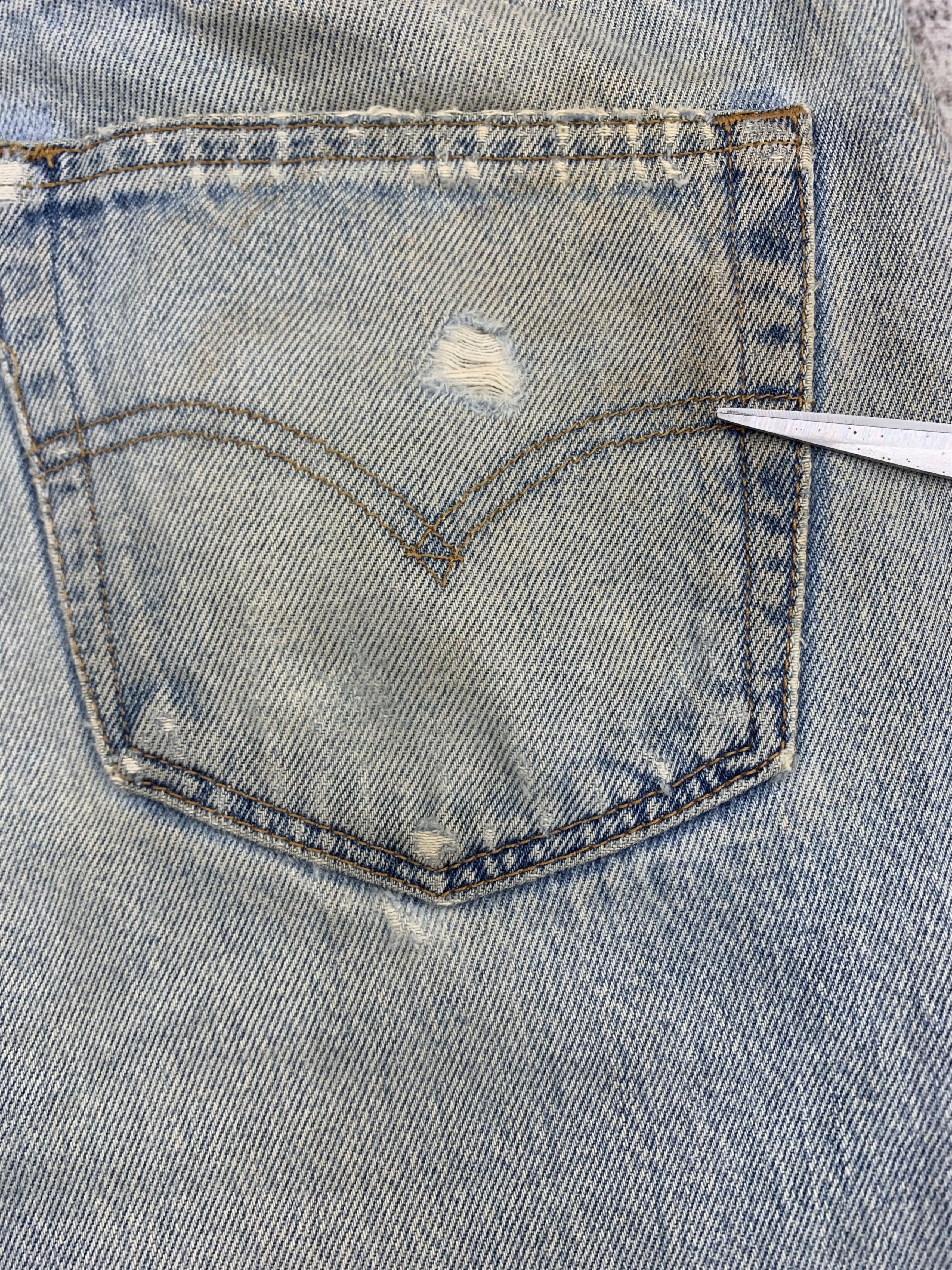 Levi's Vintage Levi's 501xx Denim 35x31 Distressed Size US 35 - 12 Thumbnail