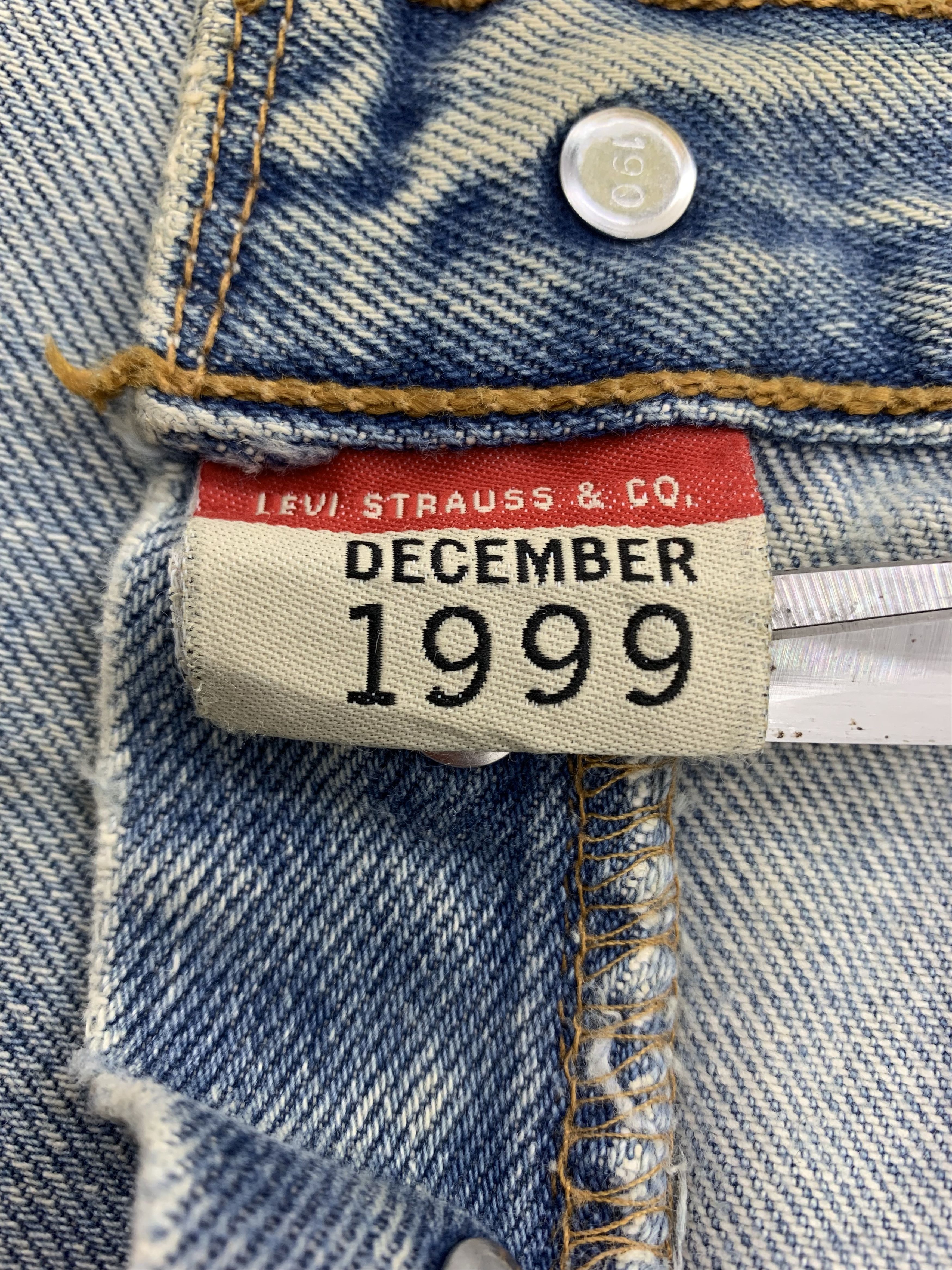 Levi's Vintage Levi's 501xx Denim 35x31 Distressed Size US 35 - 5 Thumbnail