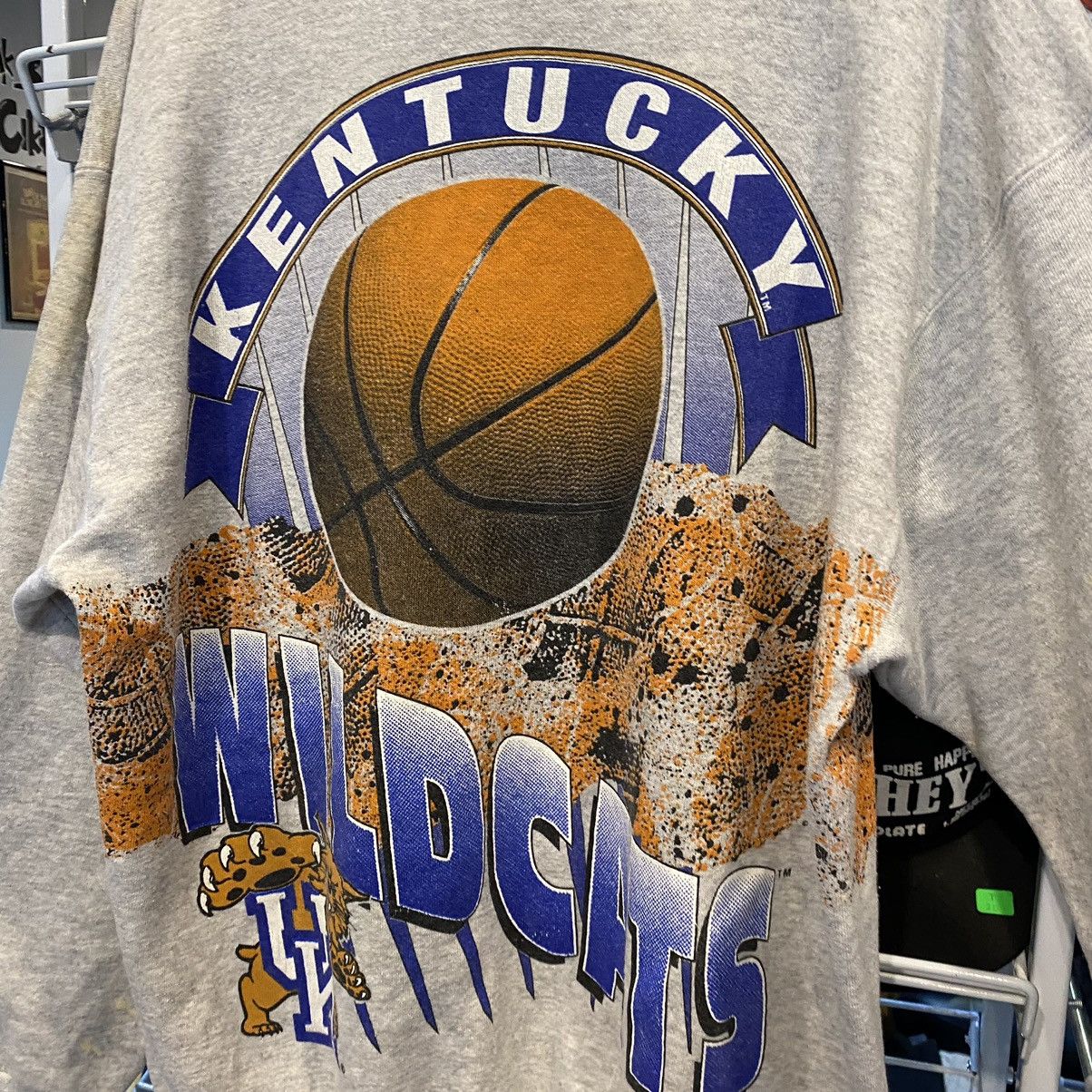 NCAA Vintage University Kentucky Wildcats AllOverPrint Sweatshirt Size US XL / EU 56 / 4 - 12 Thumbnail