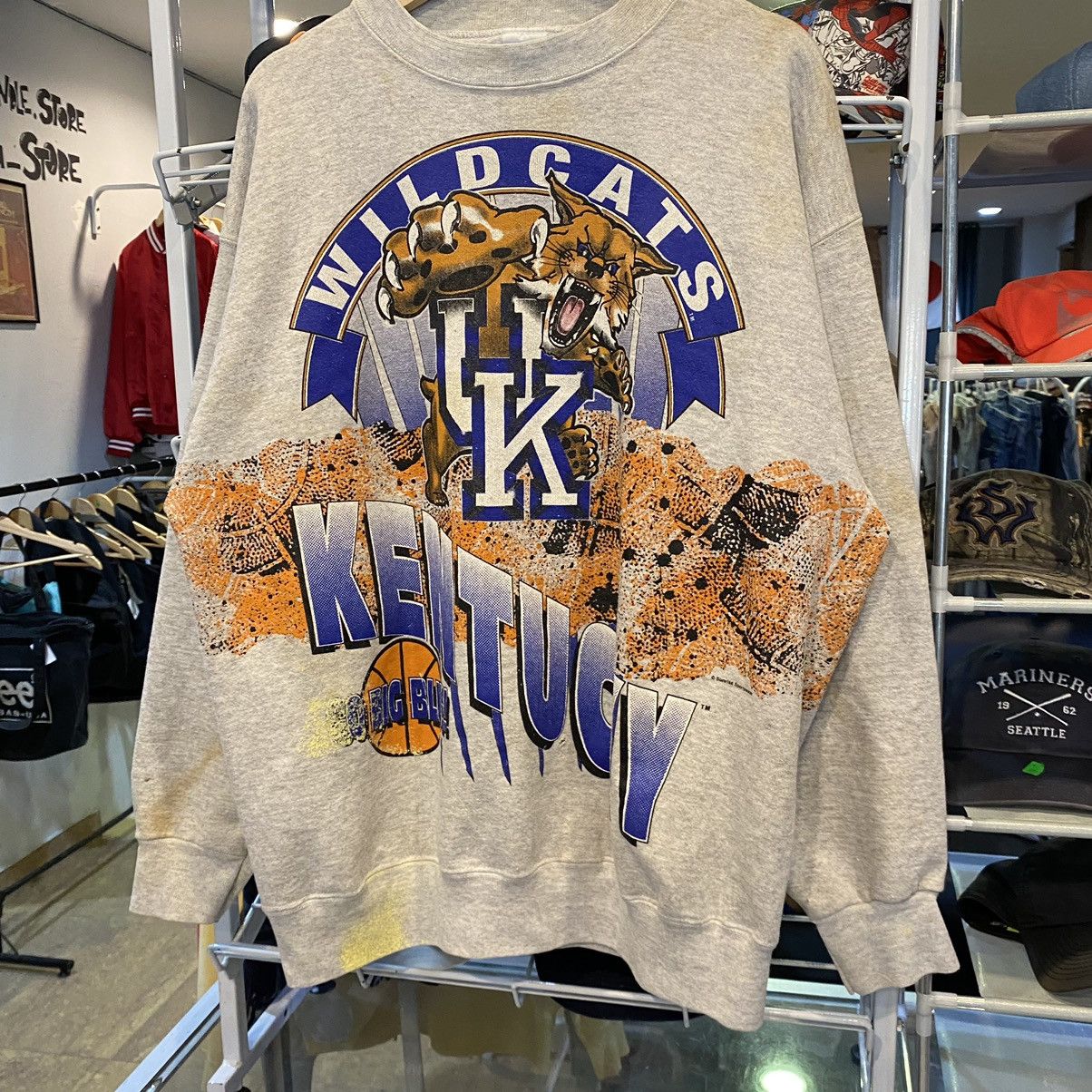 NCAA Vintage University Kentucky Wildcats AllOverPrint Sweatshirt Size US XL / EU 56 / 4 - 4 Thumbnail