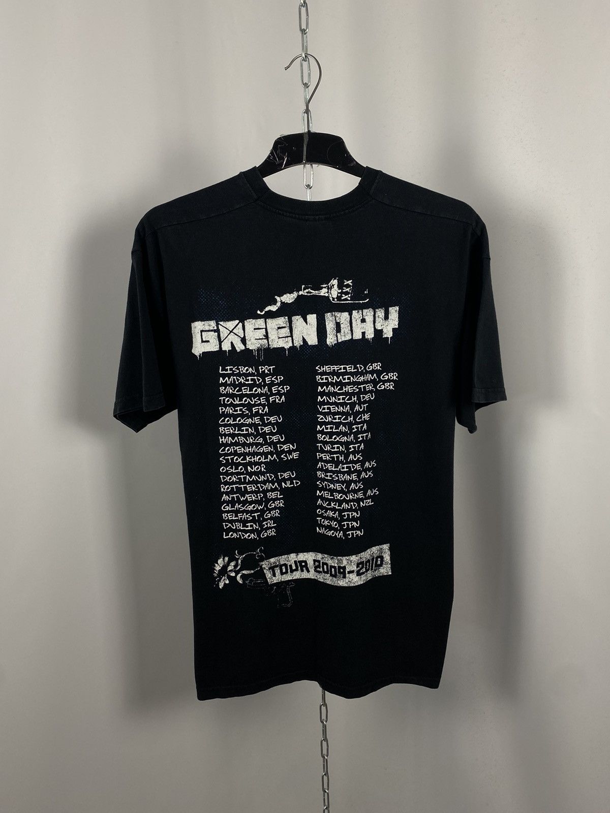 Band Tees Green Day band tee big logo T-shirts rock metal size XL Size US XL / EU 56 / 4 - 7 Thumbnail