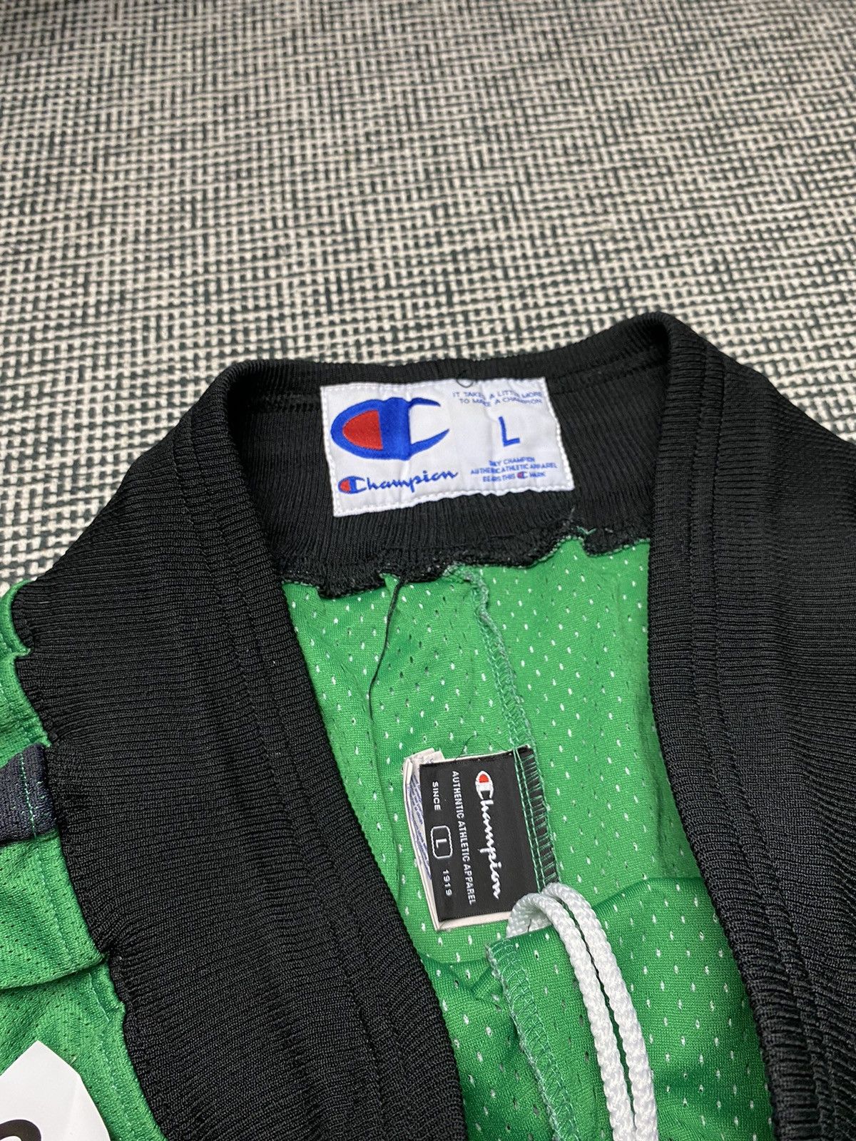 Champion × NBA × Vintage Celtic champion vintage rare shorts Size US 34 / EU 50 - 4 Thumbnail