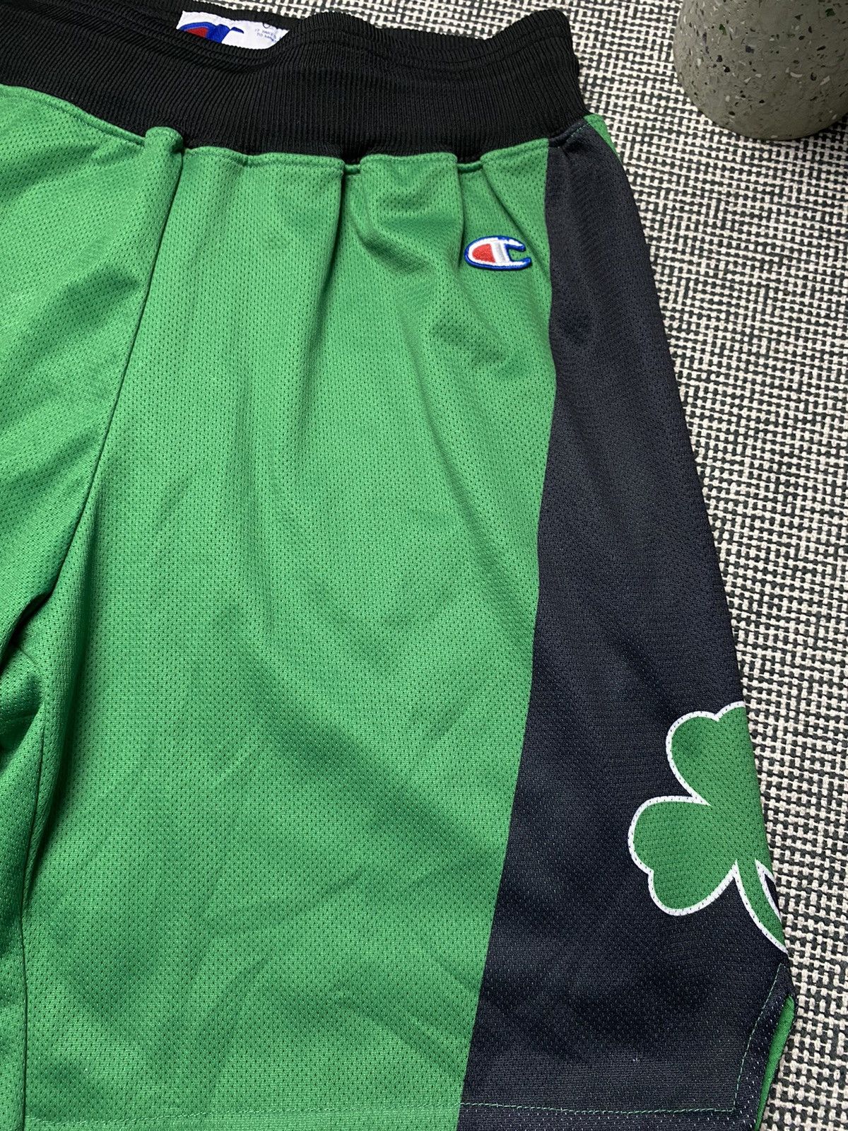 Champion × NBA × Vintage Celtic champion vintage rare shorts Size US 34 / EU 50 - 2 Thumbnail