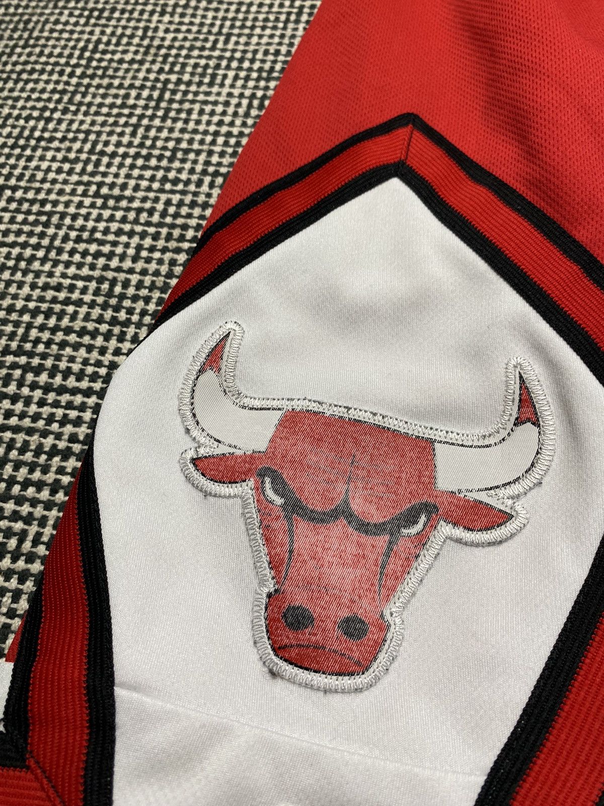 Adidas × NBA Rare vintage Chicago bulls NBA shorts adidas y2k Size US S / EU 44-46 / 1 - 3 Thumbnail