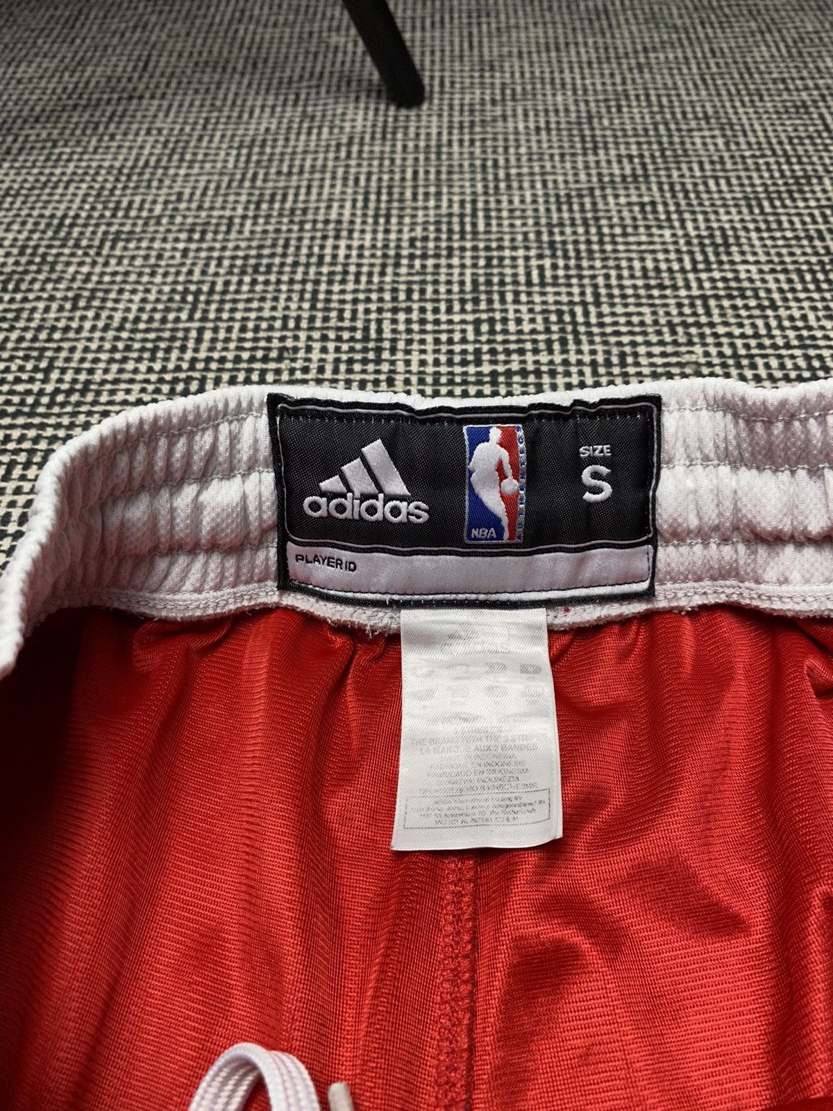 Adidas × NBA Rare vintage Chicago bulls NBA shorts adidas y2k Size US S / EU 44-46 / 1 - 7 Thumbnail