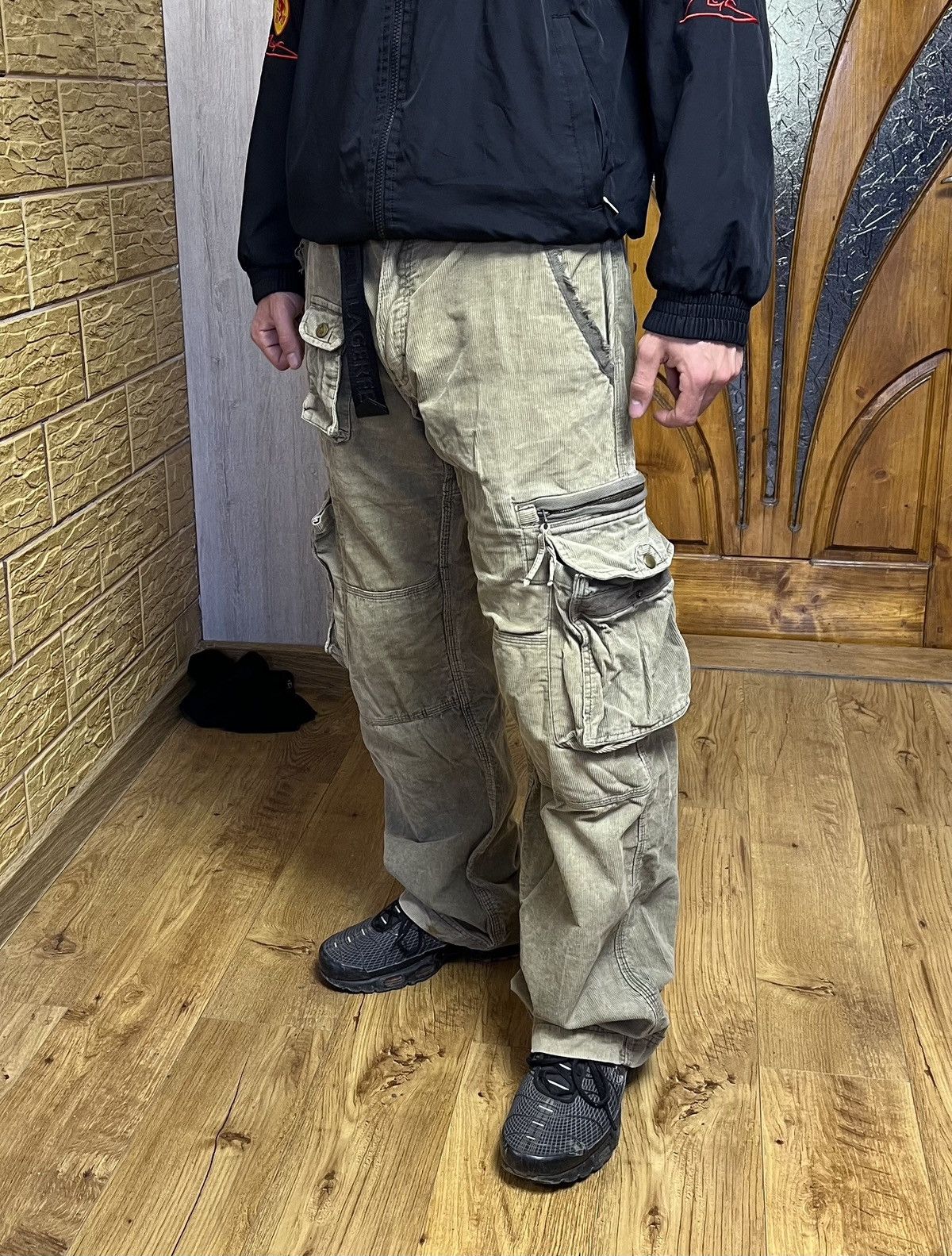 Japanese Brand × Vintage Jeans Dirty Pants faded crash denim thrashed y2k distressed Size US 33 - 1 Thumbnail