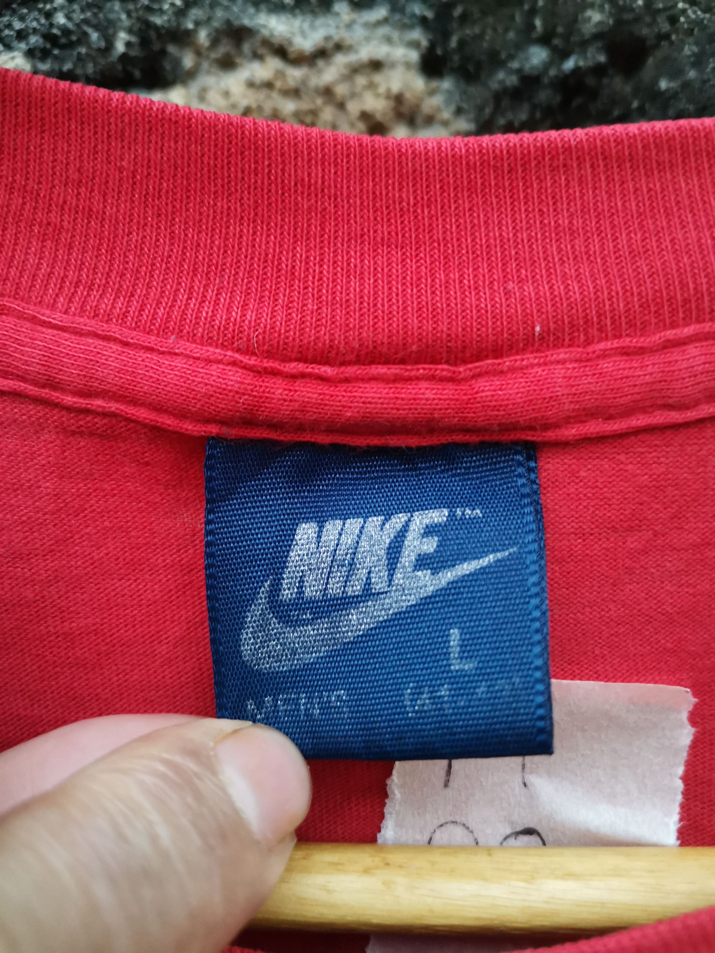 Nike Vintage 80s Nike Big Swoosh Tee Tshirt Size US L / EU 52-54 / 3 - 3 Thumbnail