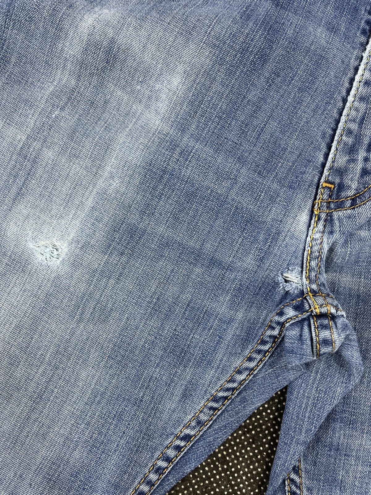Levi's × Vintage Vintage Levis 559 Light Blue Jeans - J576 Size US 35 - 5 Thumbnail