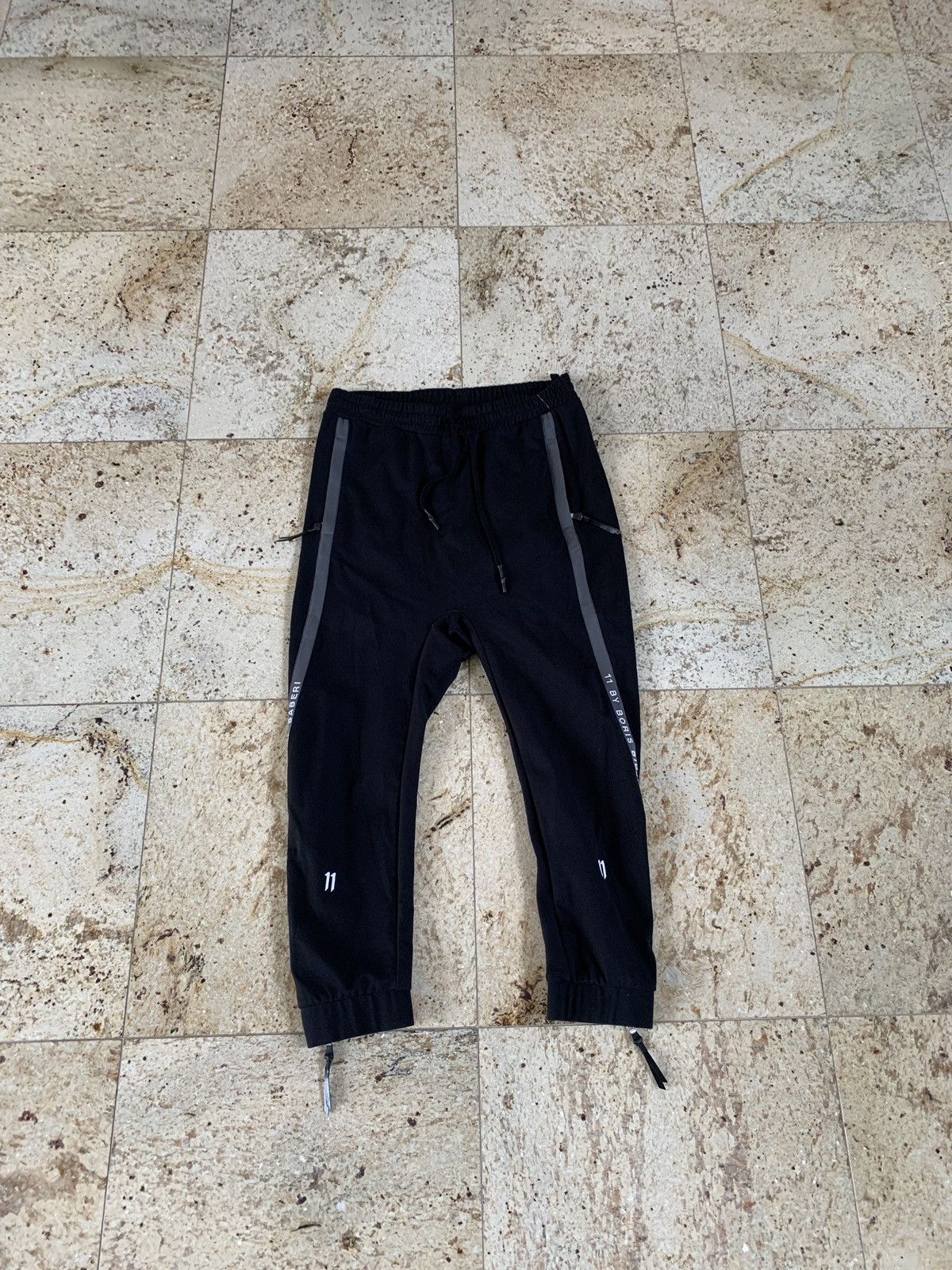 Boris Bidjan Saberi Logo Drop Sweat Pants in Black Size US 34 / EU 50 - 2 Thumbnail