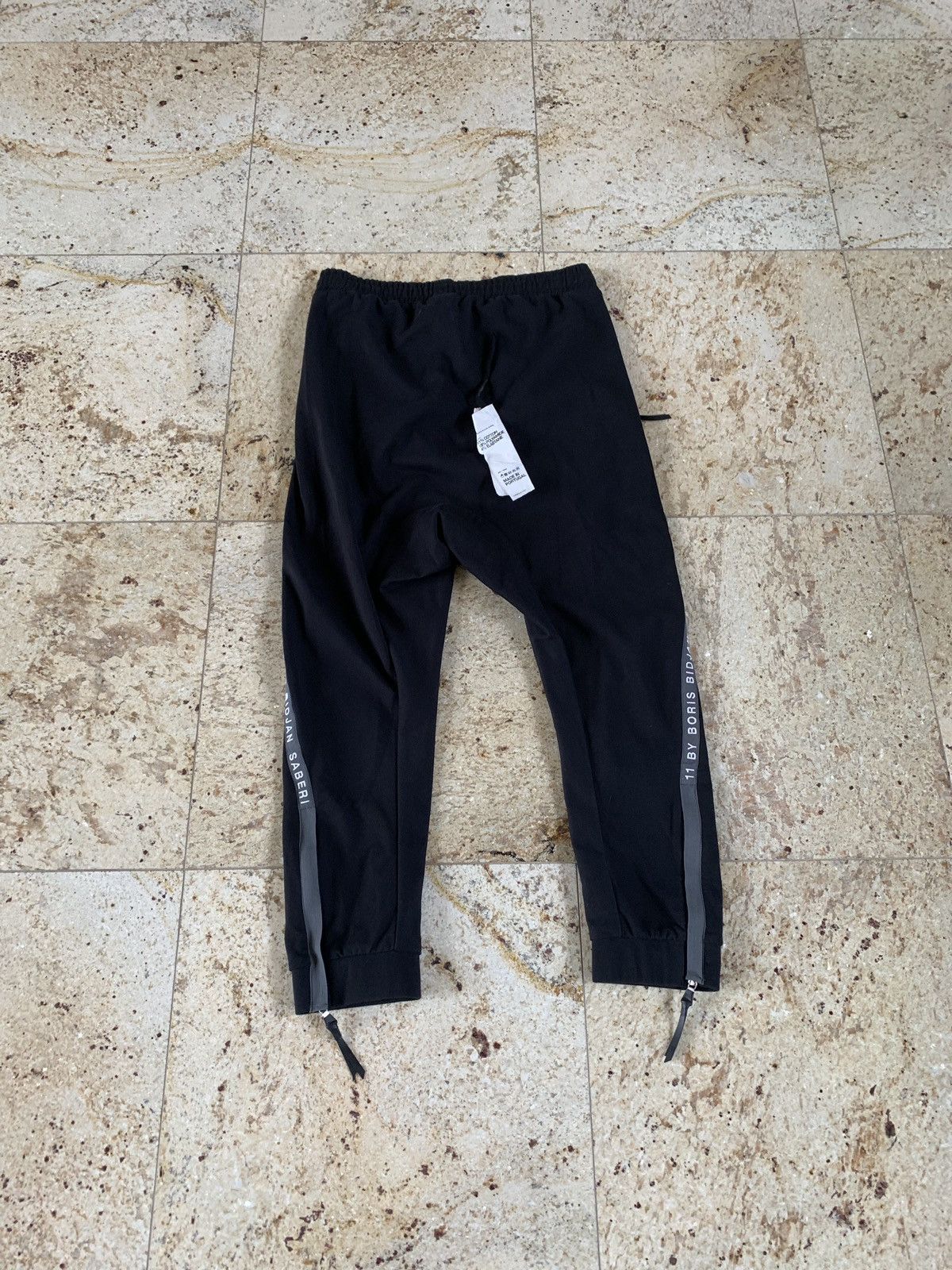 Boris Bidjan Saberi Logo Drop Sweat Pants in Black Size US 34 / EU 50 - 11 Thumbnail
