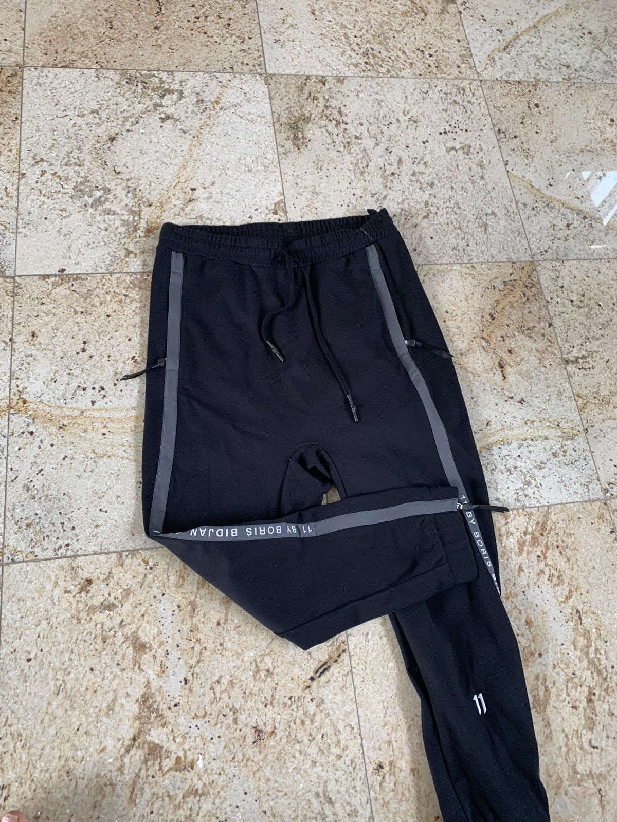 Boris Bidjan Saberi Logo Drop Sweat Pants in Black Size US 34 / EU 50 - 6 Thumbnail
