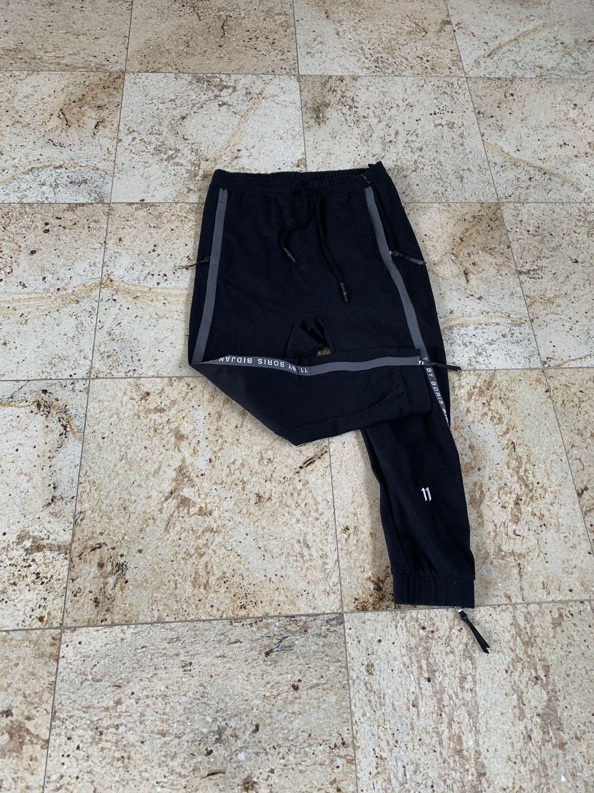 Boris Bidjan Saberi Logo Drop Sweat Pants in Black Size US 34 / EU 50 - 3 Thumbnail