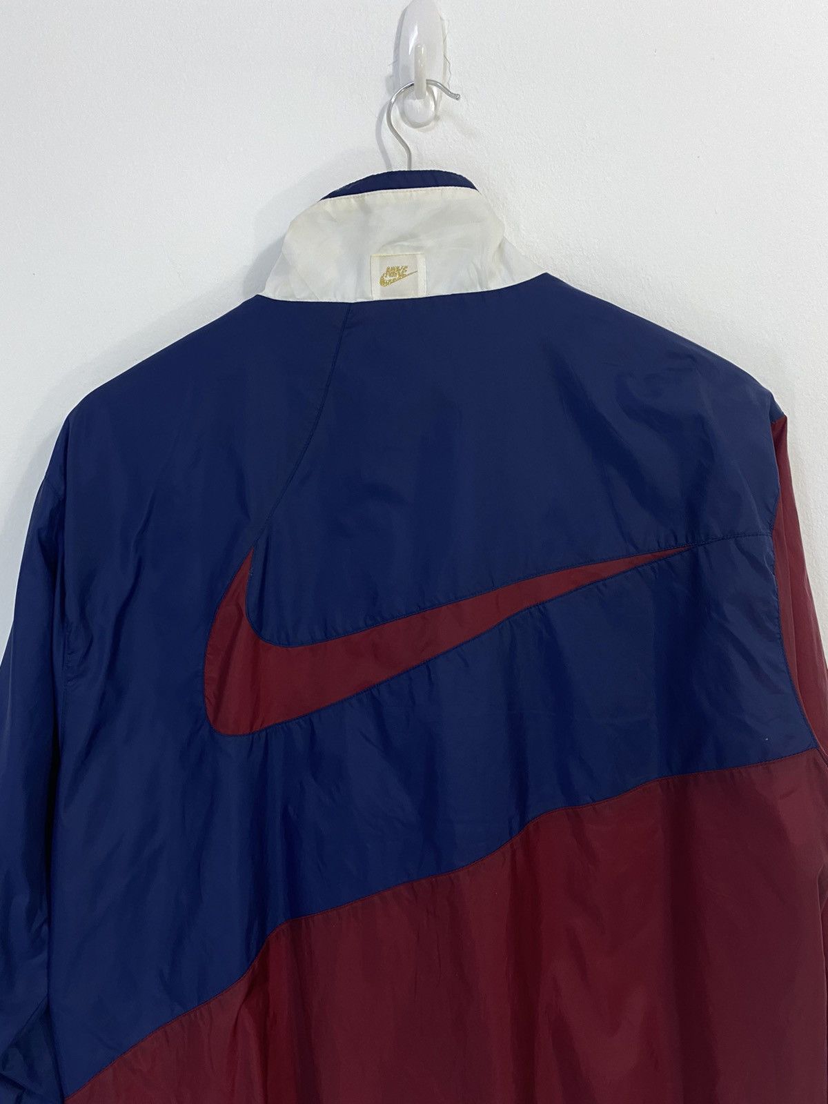 Nike Vintage Nike Windbreaker Jacket Big Logo Design Size US M / EU 48-50 / 2 - 3 Thumbnail