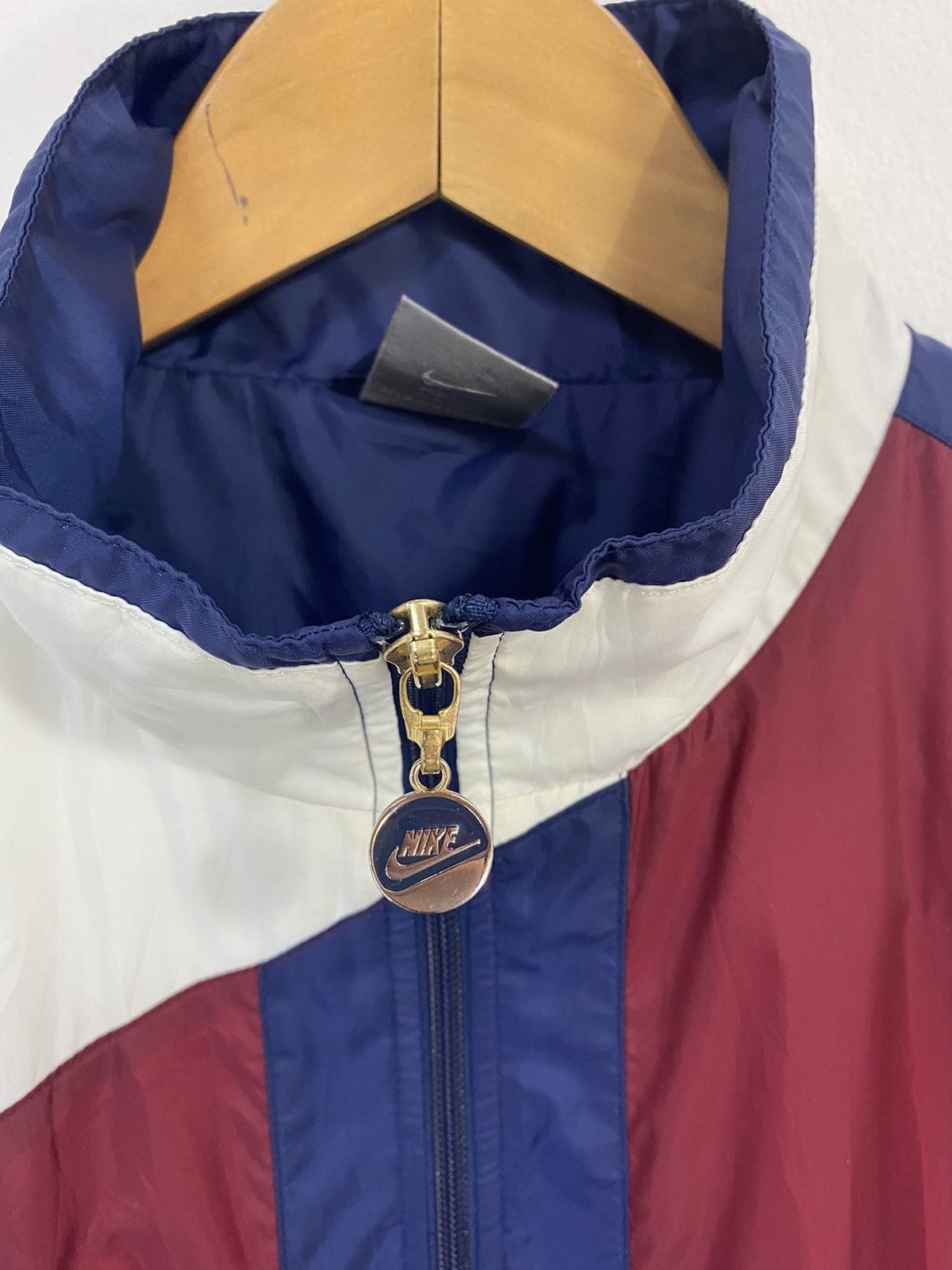 Nike Vintage Nike Windbreaker Jacket Big Logo Design Size US M / EU 48-50 / 2 - 5 Thumbnail
