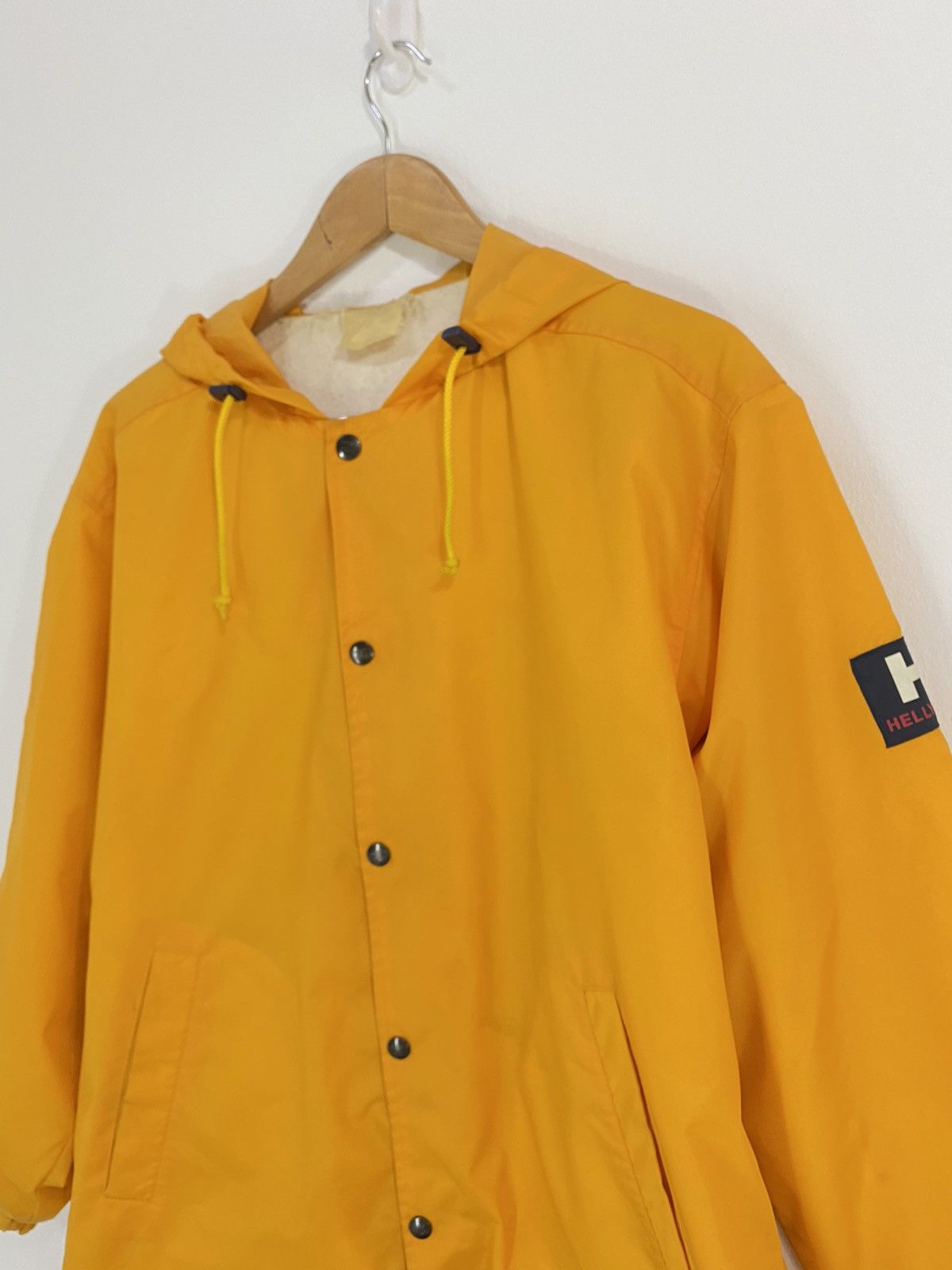 Helly Hansen Helly hansen Windbreaker Jacket Big Logo Design With Hoodies Size US M / EU 48-50 / 2 - 5 Thumbnail