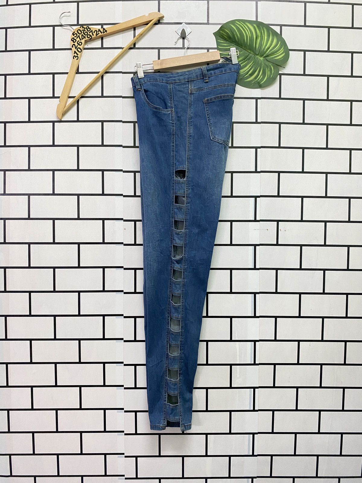 Vintage AMERICAN BAZI Distressed Bondage Denim Pants Size US 35 - 15 Thumbnail