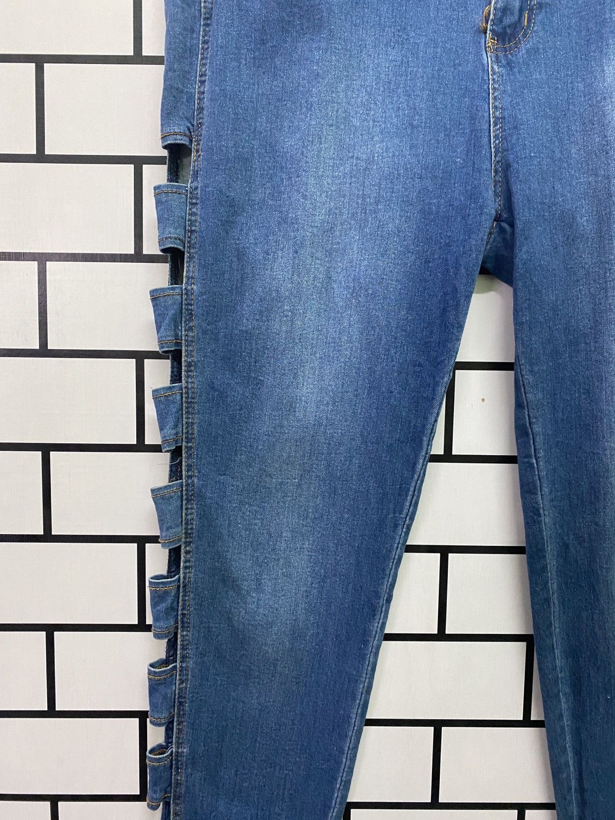 Vintage AMERICAN BAZI Distressed Bondage Denim Pants Size US 35 - 5 Thumbnail