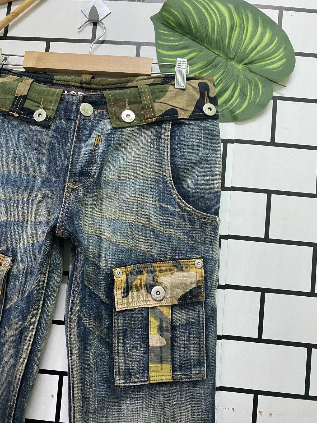 If Six Was Nine JEANS DE ART Camo Bush Flared Bootcut Pant Denim Size US 31 - 5 Thumbnail