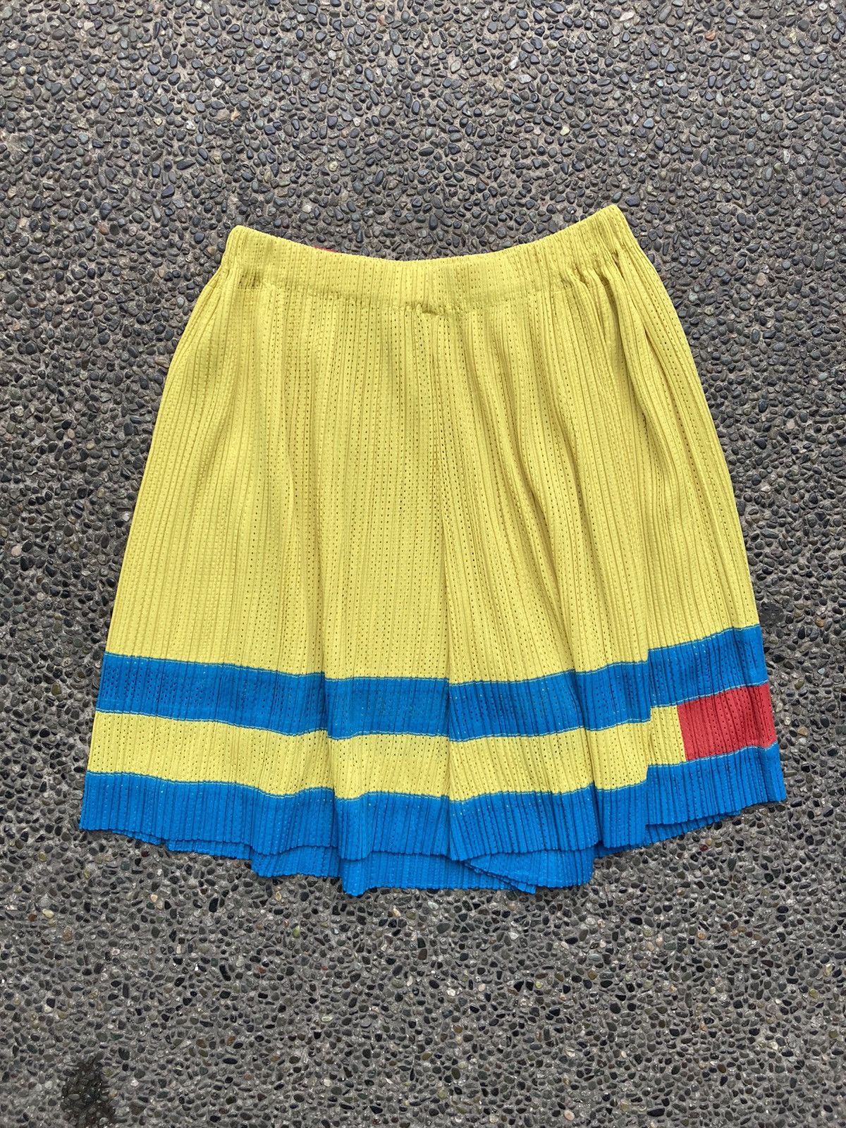 image of Issey Miyake Pleated Mesh Shorts in Yellow, Men's (Size 30)