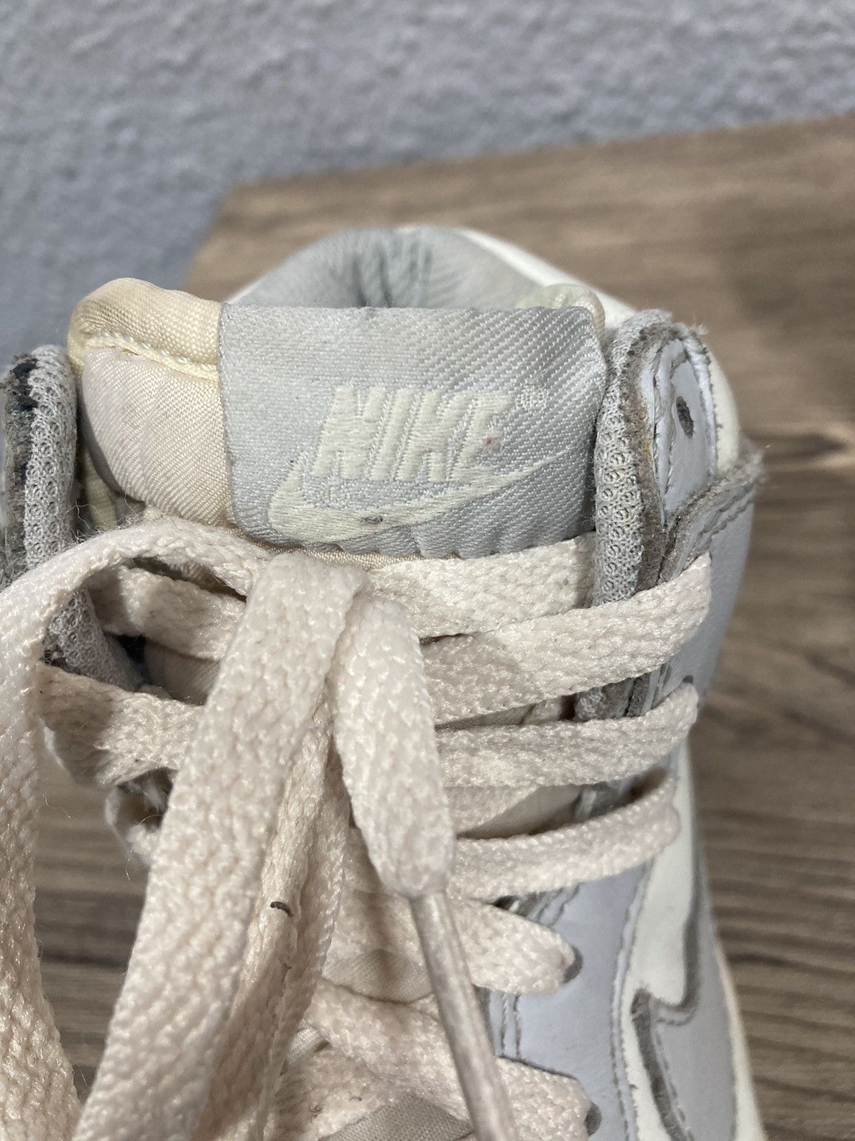 Nike Vintage Dunk High Sail Neutral Gray Size US 5 / EU 37 - 8 Thumbnail