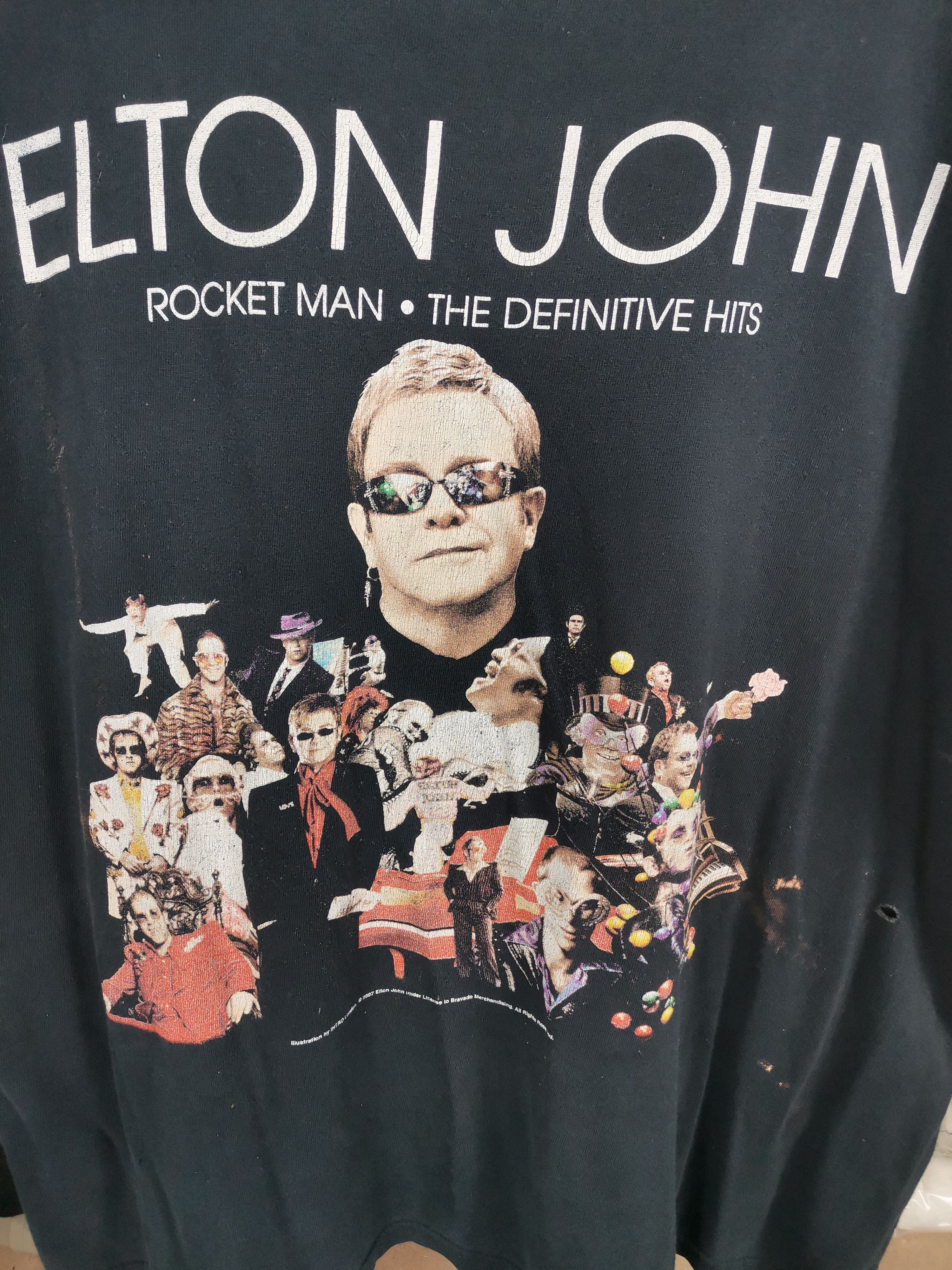 Band Tees Vintage Elton John Rocket Man Tour 2008 Tshirt Size US XL / EU 56 / 4 - 2 Thumbnail
