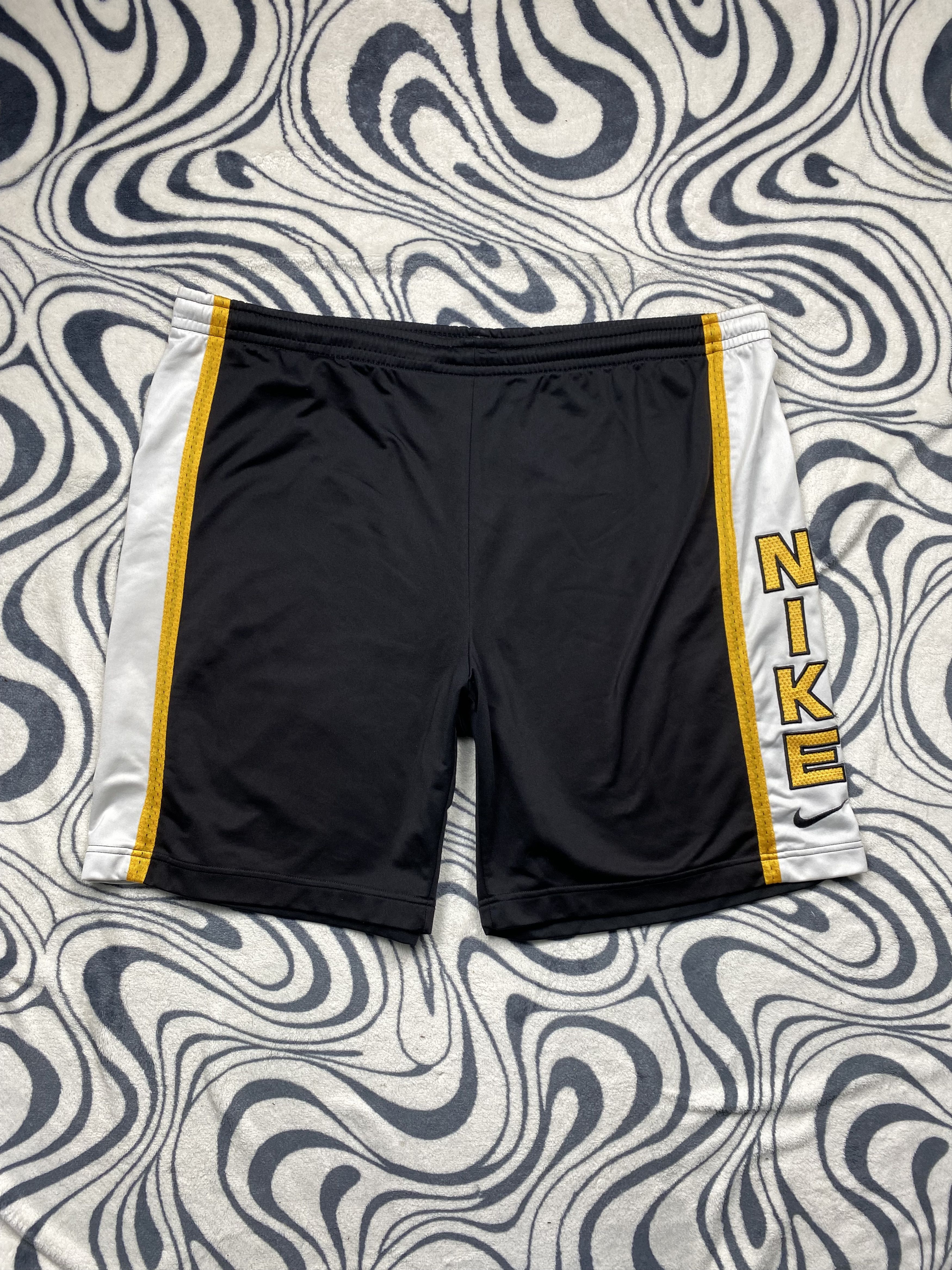 Nike × Vintage Nike 90s Vintage Mens Shorts Y2K Size US 38 / EU 54 - 1 Thumbnail