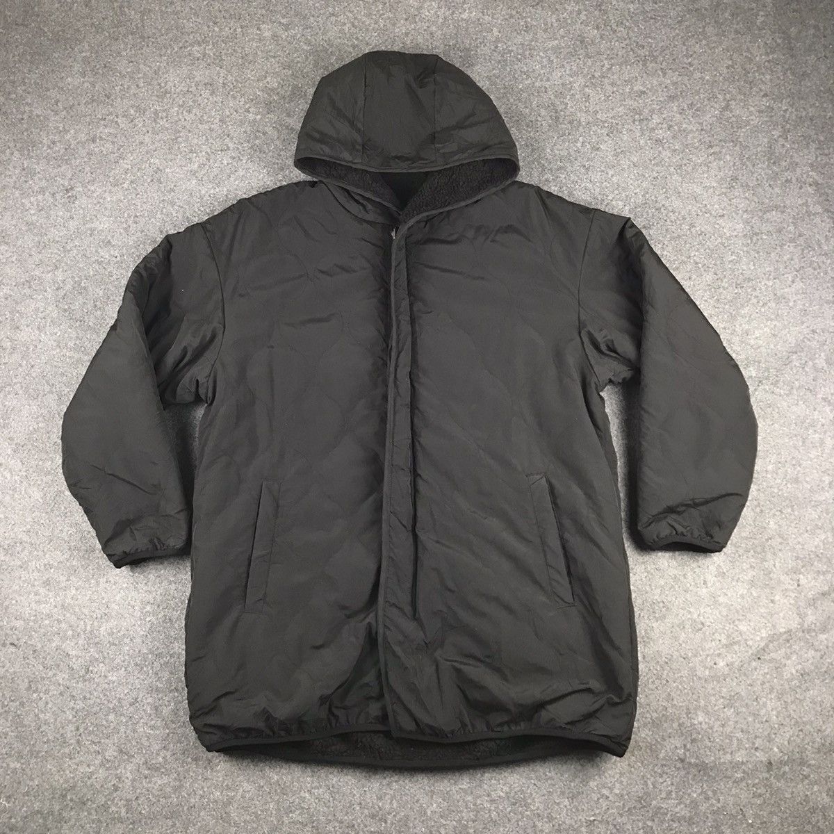 image of Gu Reversible Jacket Deep Pile And Light Layers in Black, Men's (Size Medium)