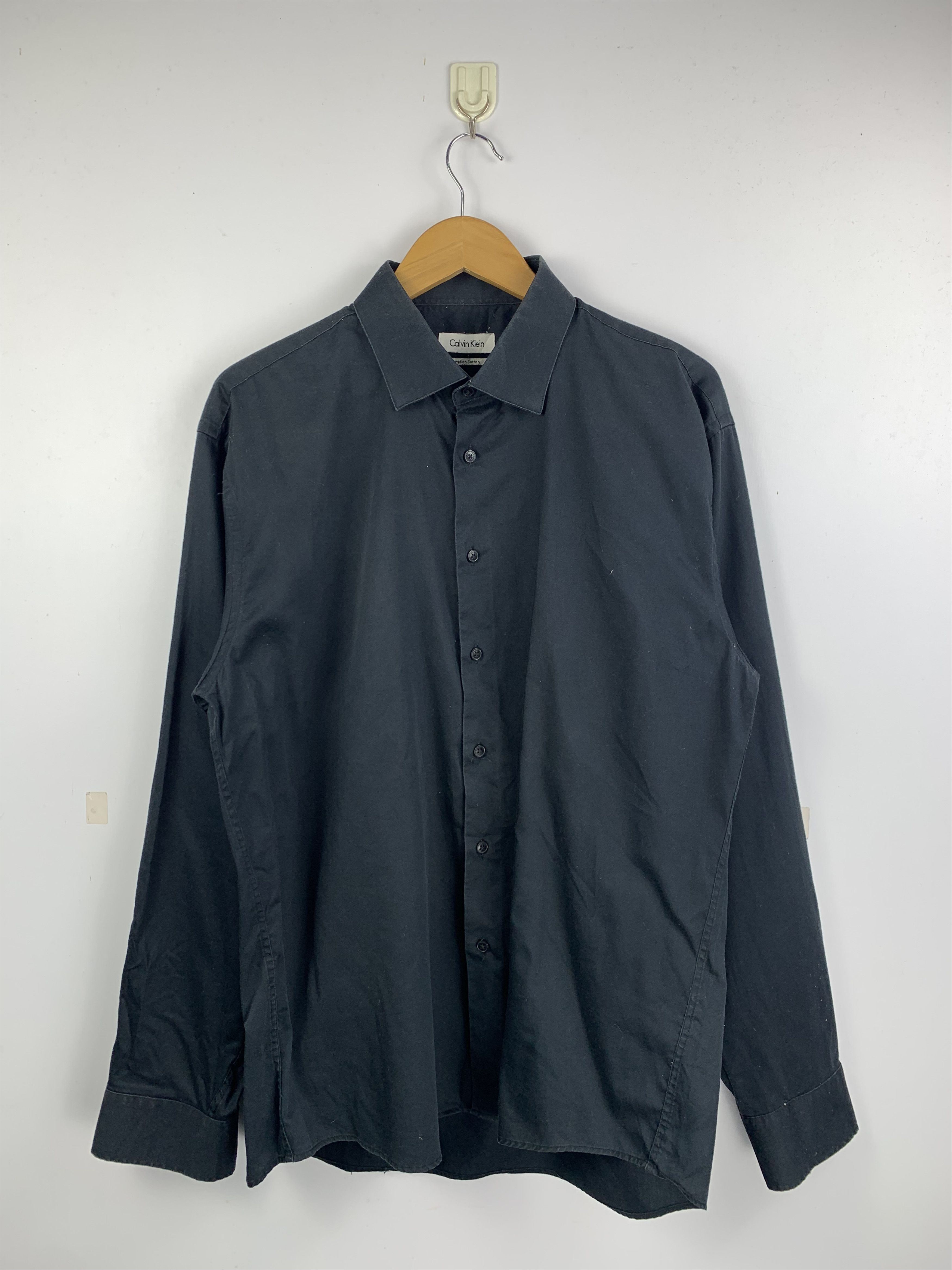 Calvin Klein × Vintage Vintage 90s Calvin Klein Button Up Long Sleeve Shirt J1630 Size US XL / EU 56 / 4 - 1 Thumbnail