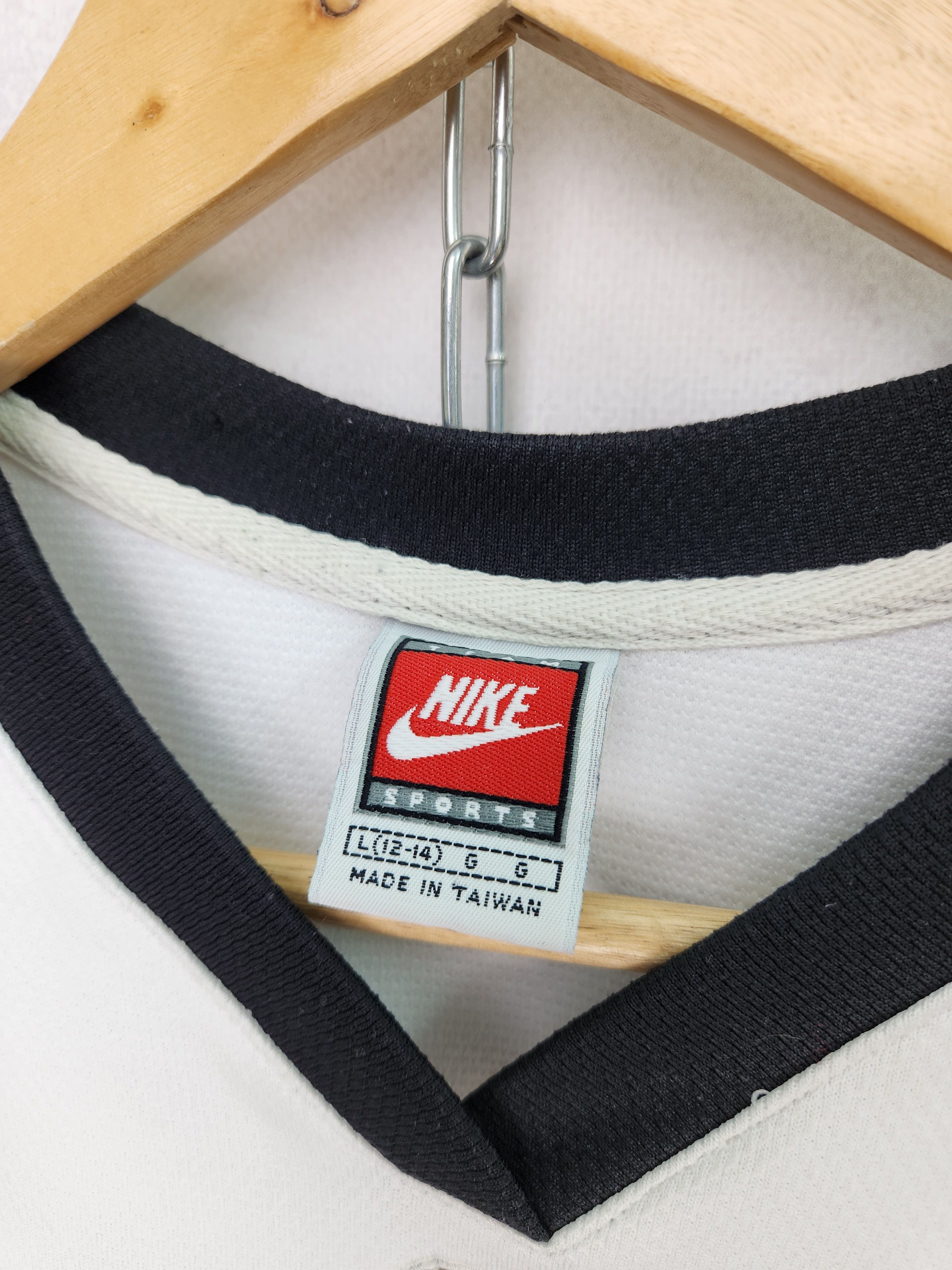 NBA Rare vintage Nike basketball jersey tee Size US L / EU 52-54 / 3 - 6 Thumbnail