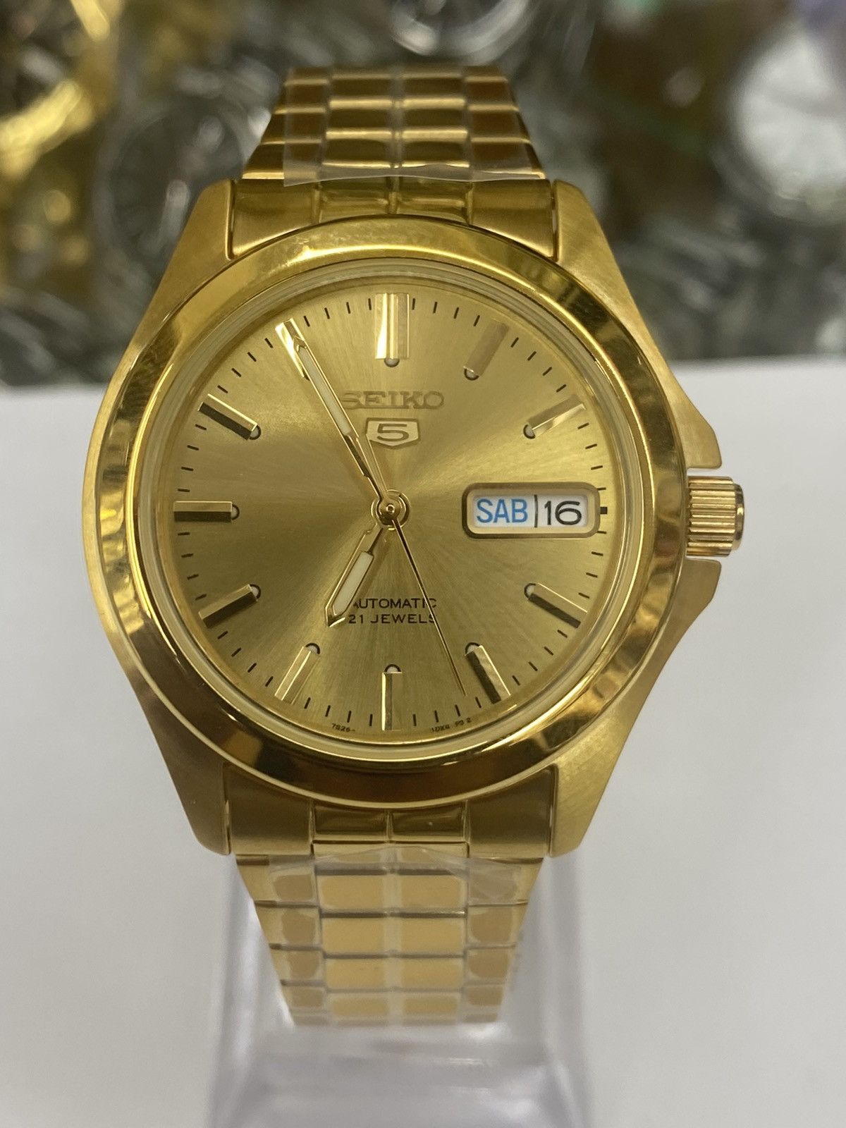 Seiko Men's Seiko 5 Automatic Gold Dial
