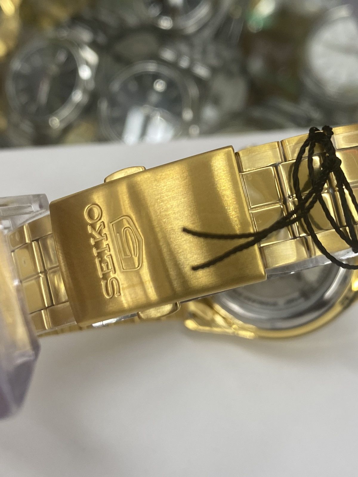Seiko Seiko Men's Seiko 5 Automatic Gold Dial Size 40 - 7 Thumbnail