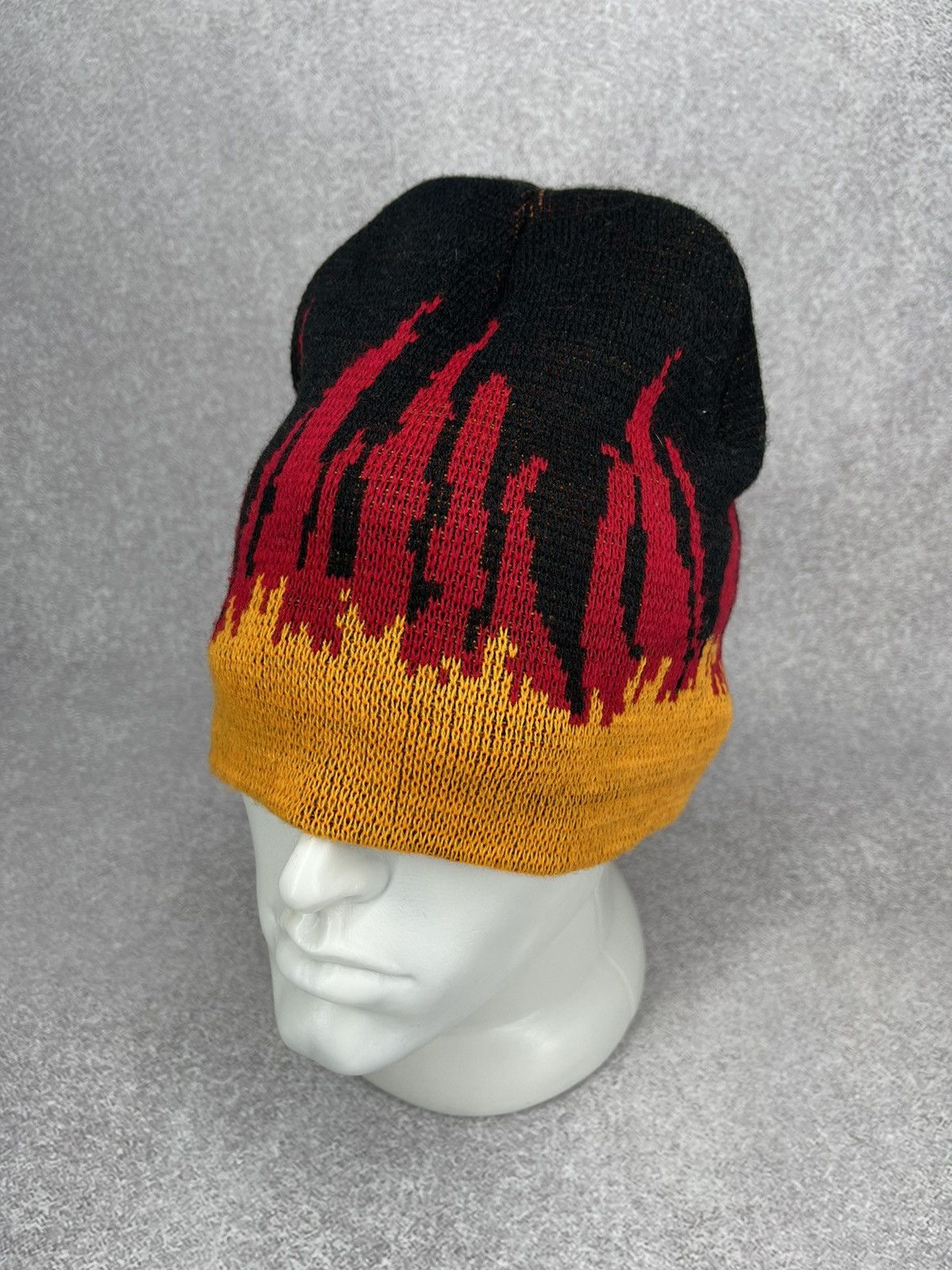 Vintage Vintage Fire Flame Hat Beanie Y2K Size ONE SIZE - 1 Thumbnail