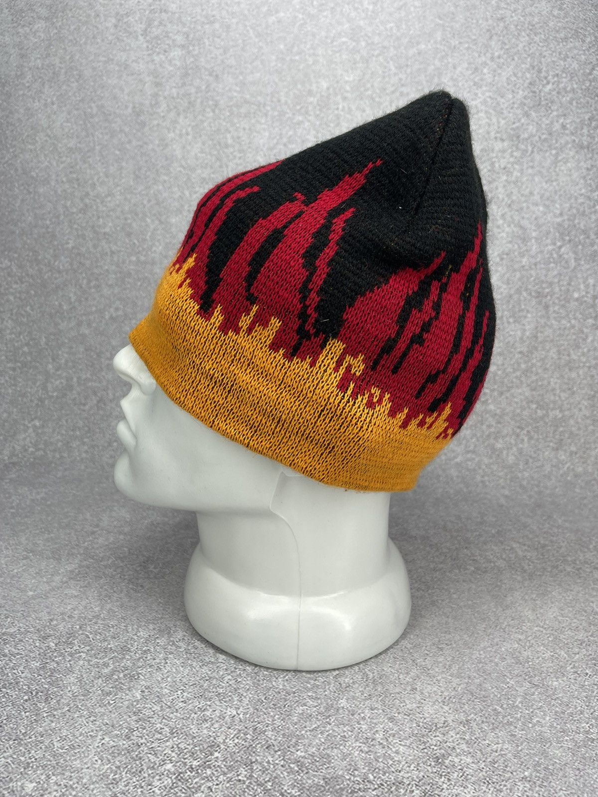 Vintage Vintage Fire Flame Hat Beanie Y2K Size ONE SIZE - 3 Thumbnail