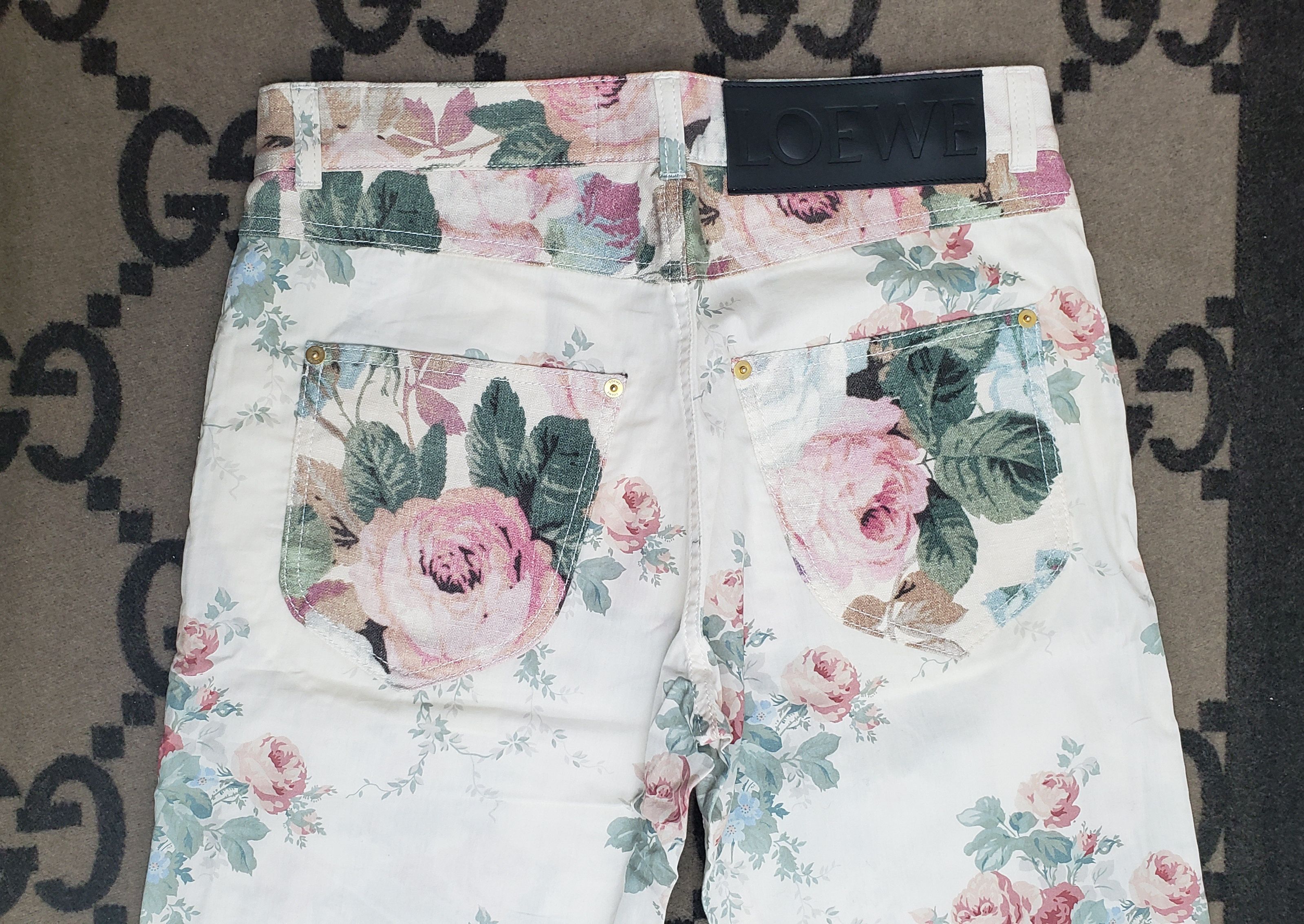 Loewe Loewe off white multi roses five pocket jeans Size US 30 / EU 46 - 11 Thumbnail
