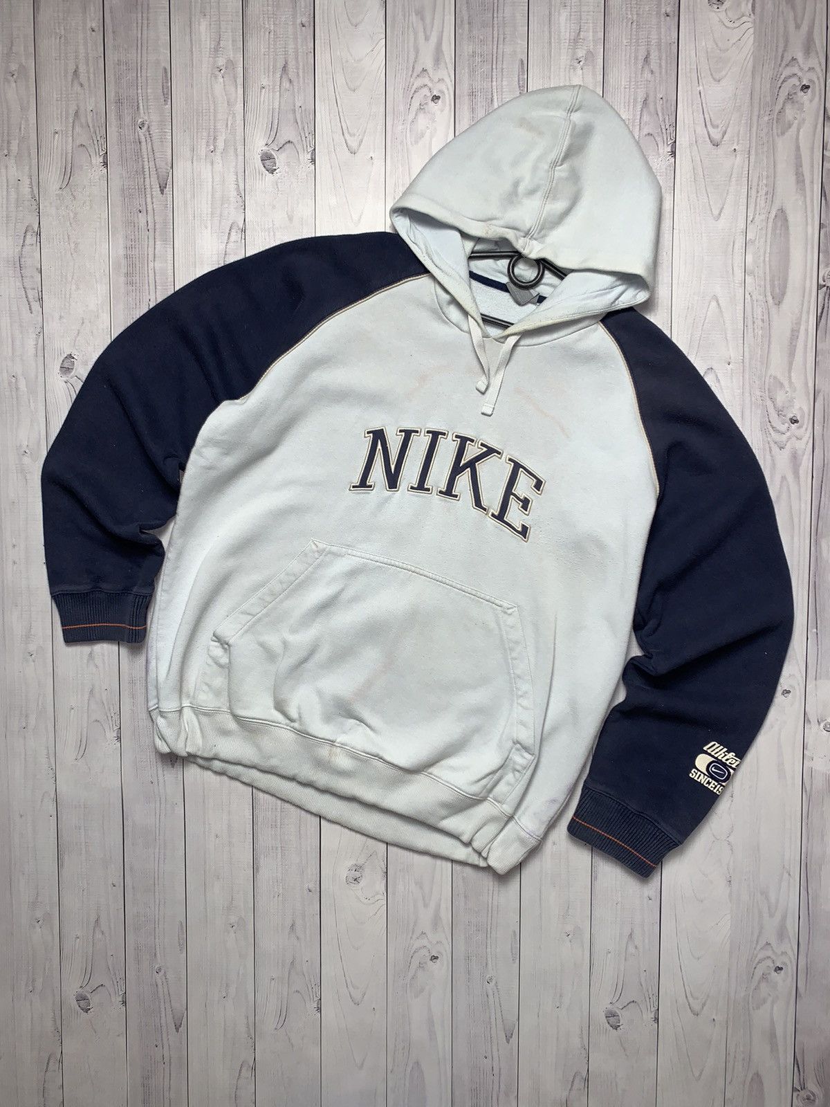 Vintage Nike hoodie big logo distressed paint size XL