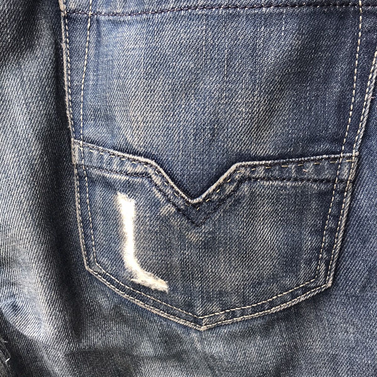 Diesel Vintage Diesel Denim Italy Distressed Jeans Pants Size US 33 - 20 Thumbnail