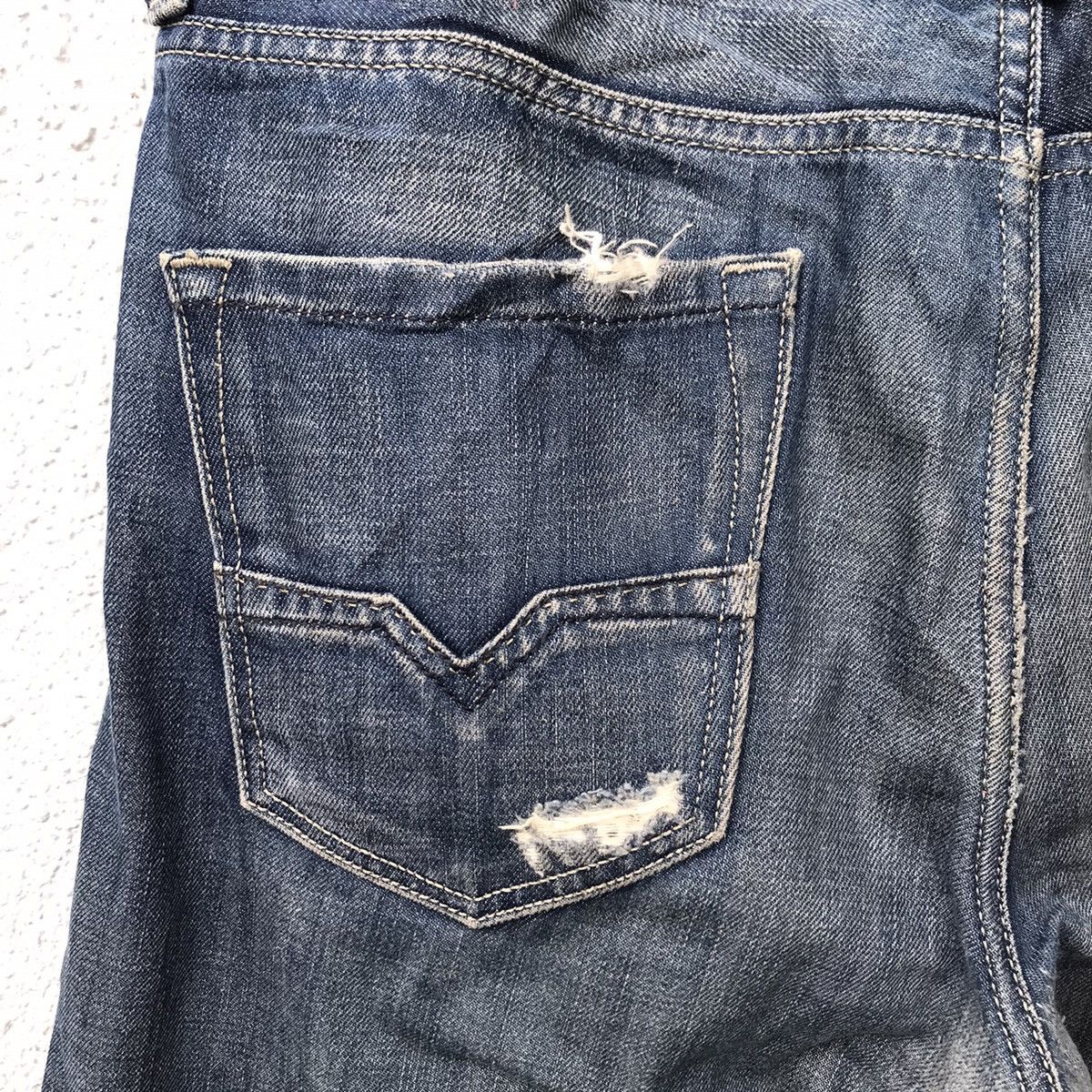 Diesel Vintage Diesel Denim Italy Distressed Jeans Pants Size US 33 - 22 Thumbnail