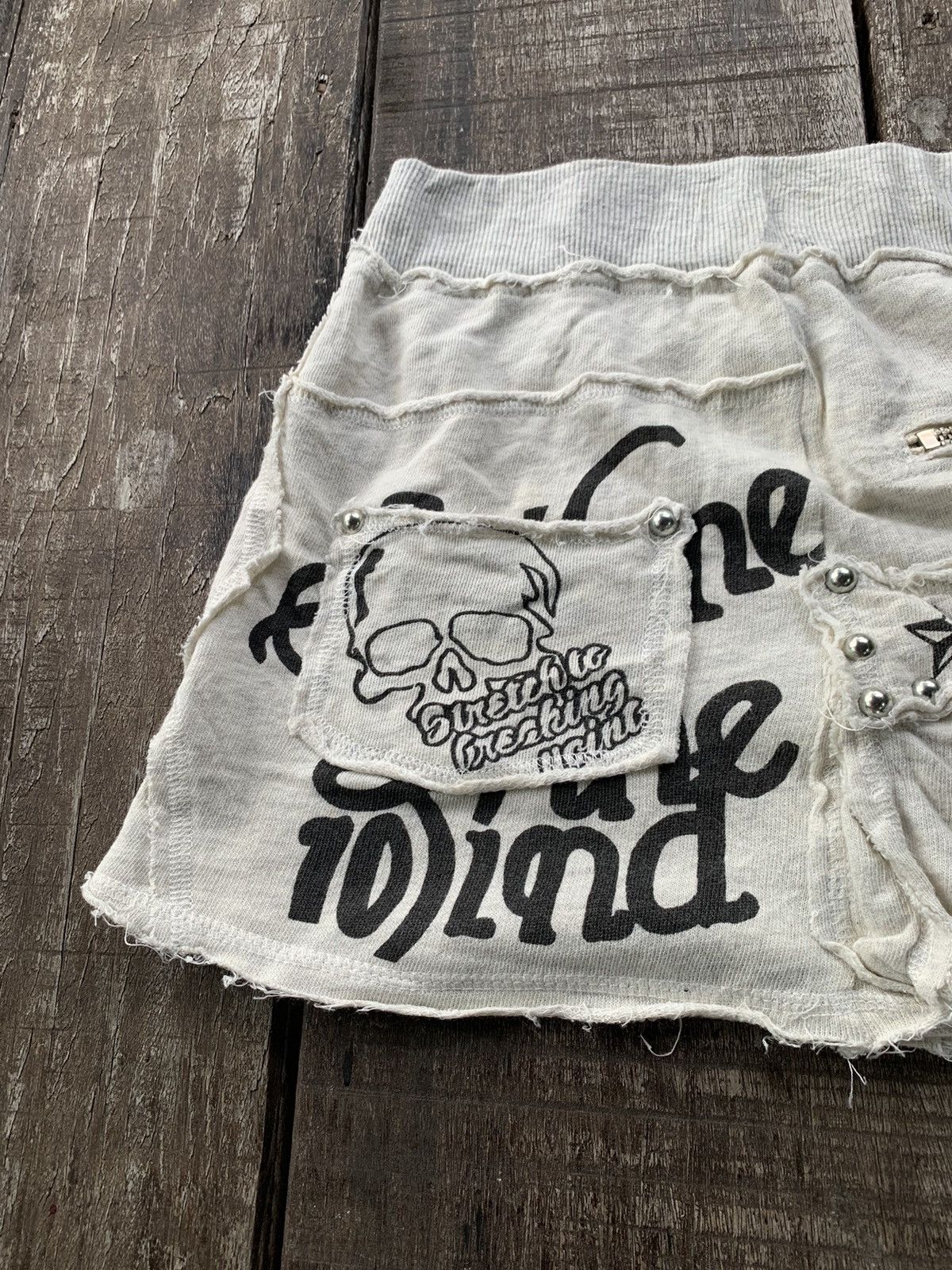 Designer Seditionaries mini skirt nice design Size 26" / US 2 / IT 38 - 3 Thumbnail