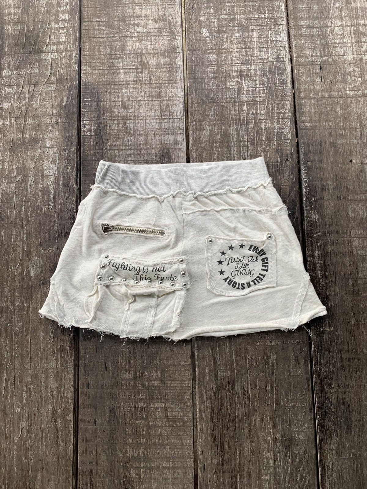 Designer Seditionaries mini skirt nice design Size 26" / US 2 / IT 38 - 2 Thumbnail