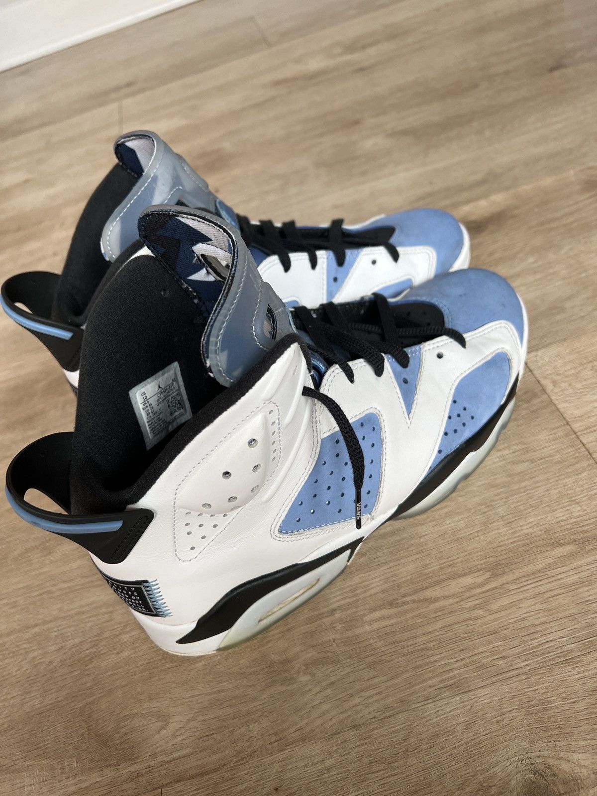 Jordan Brand Jordan Retro 6 UNC Size US 10 / EU 43 - 1 Thumbnail